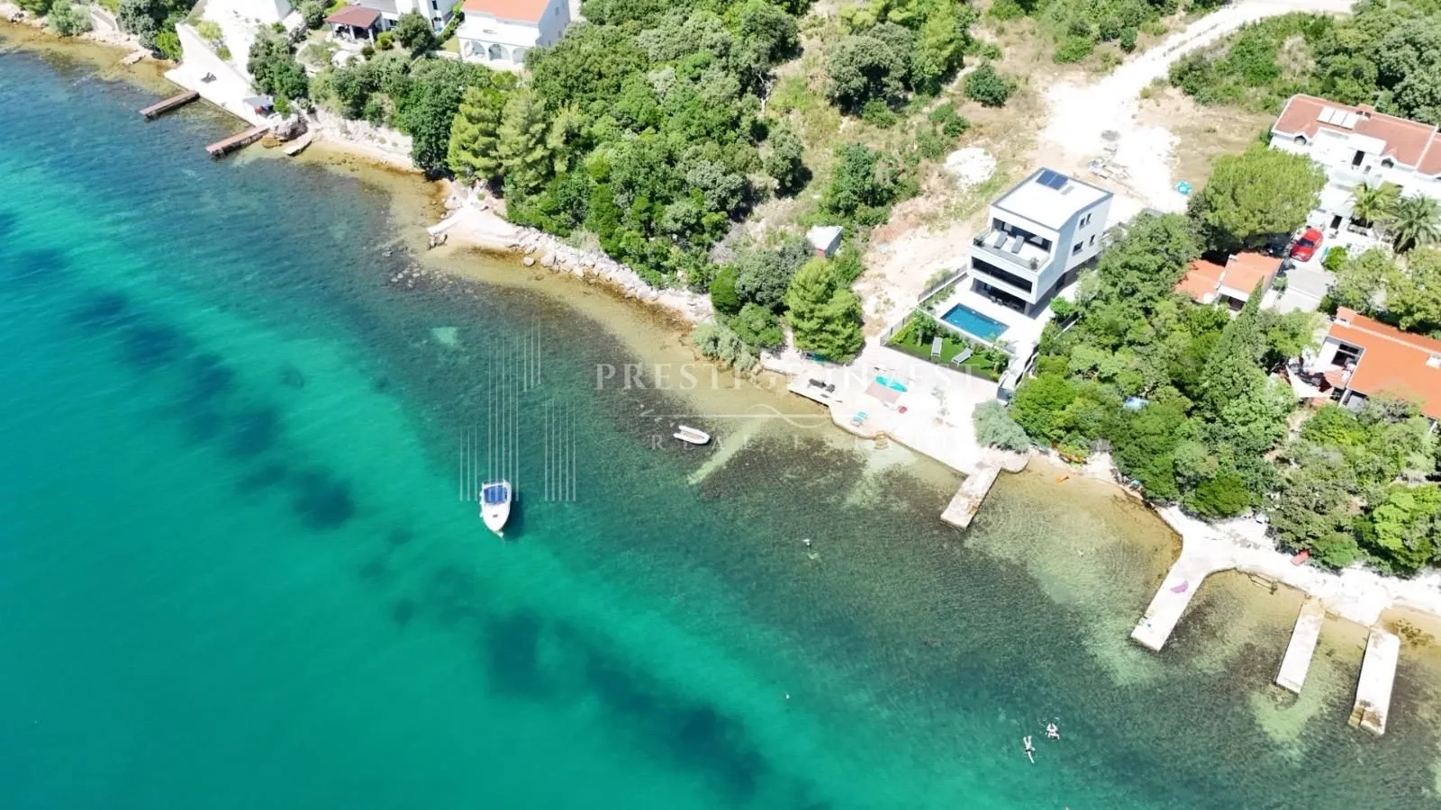 luksuzna vila prvi red uz more, okolica zadra - slika 14