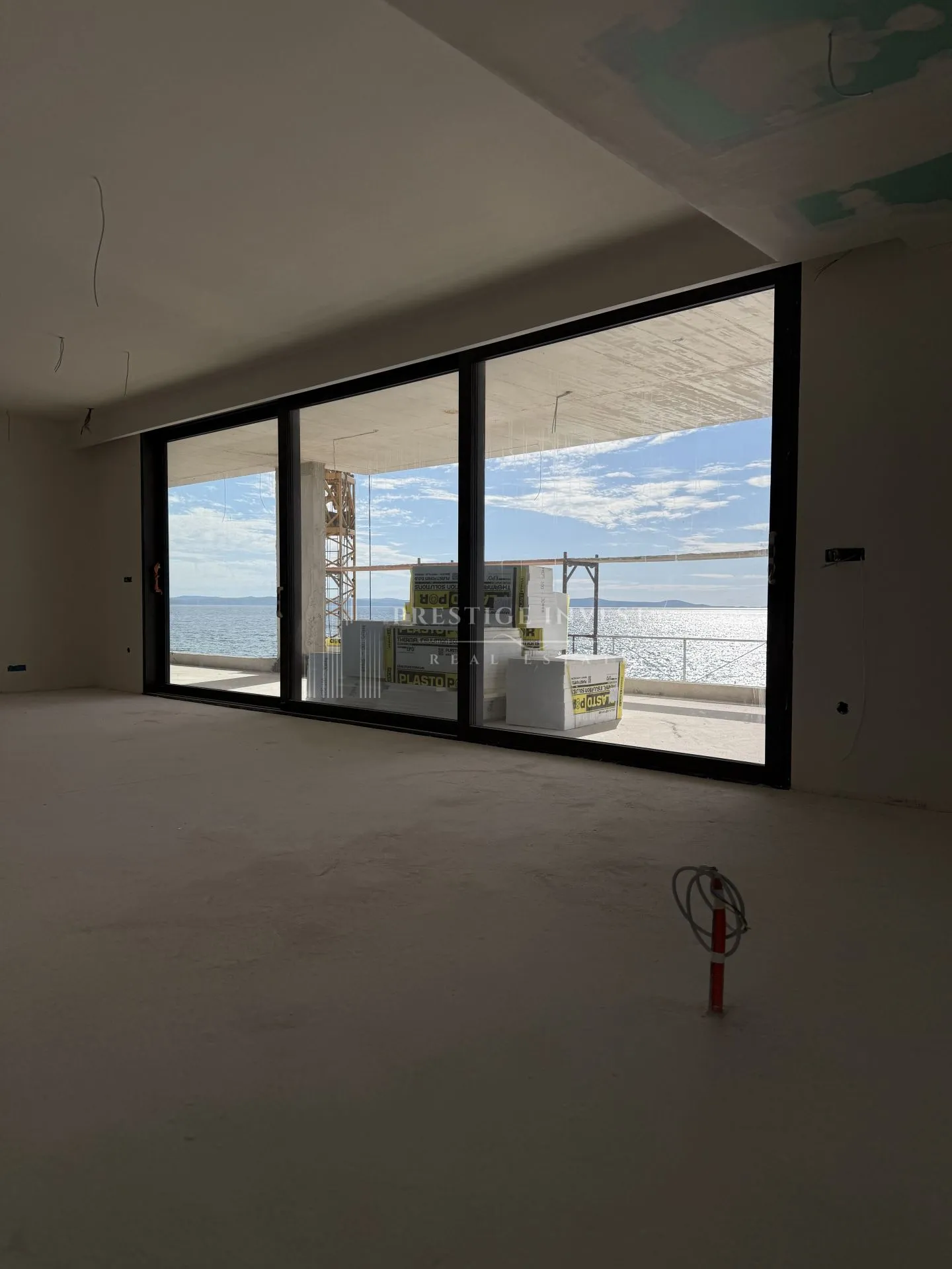 penthouse- prvi red uz more- privatni lift- 343m2 - slika 13