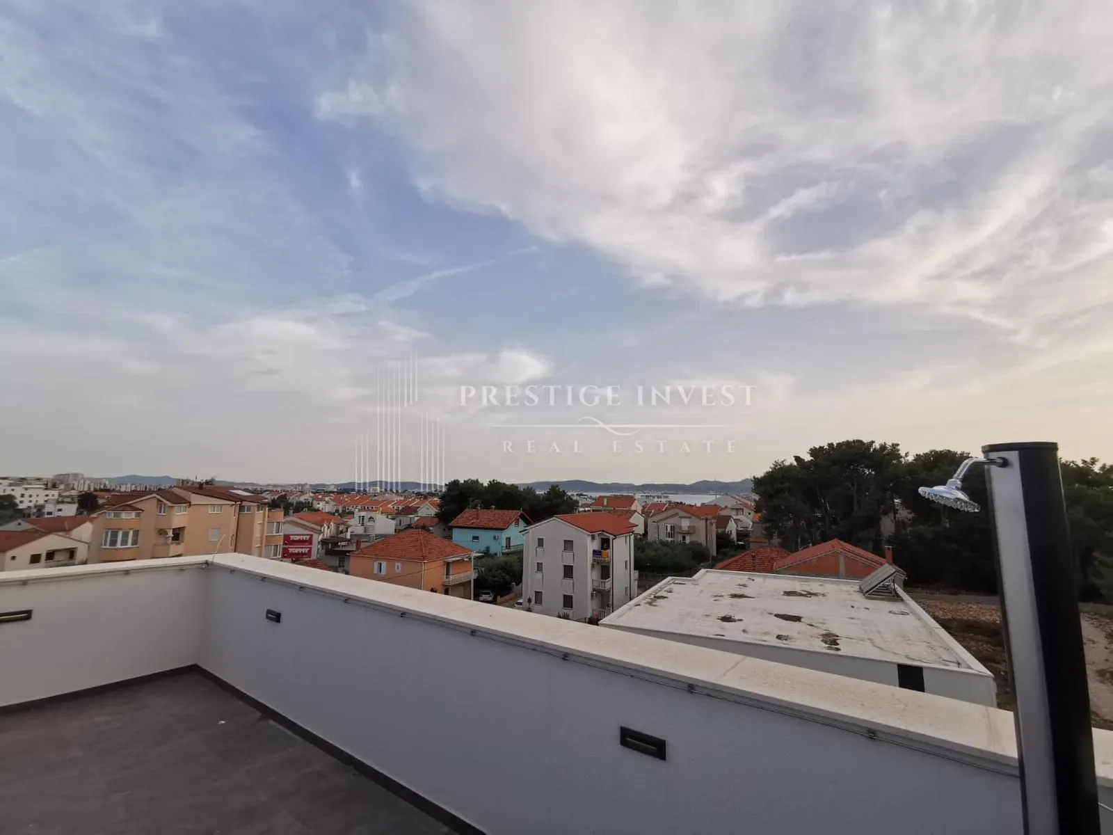 zadar- trosoban stan s krovnom terasom - slika 18