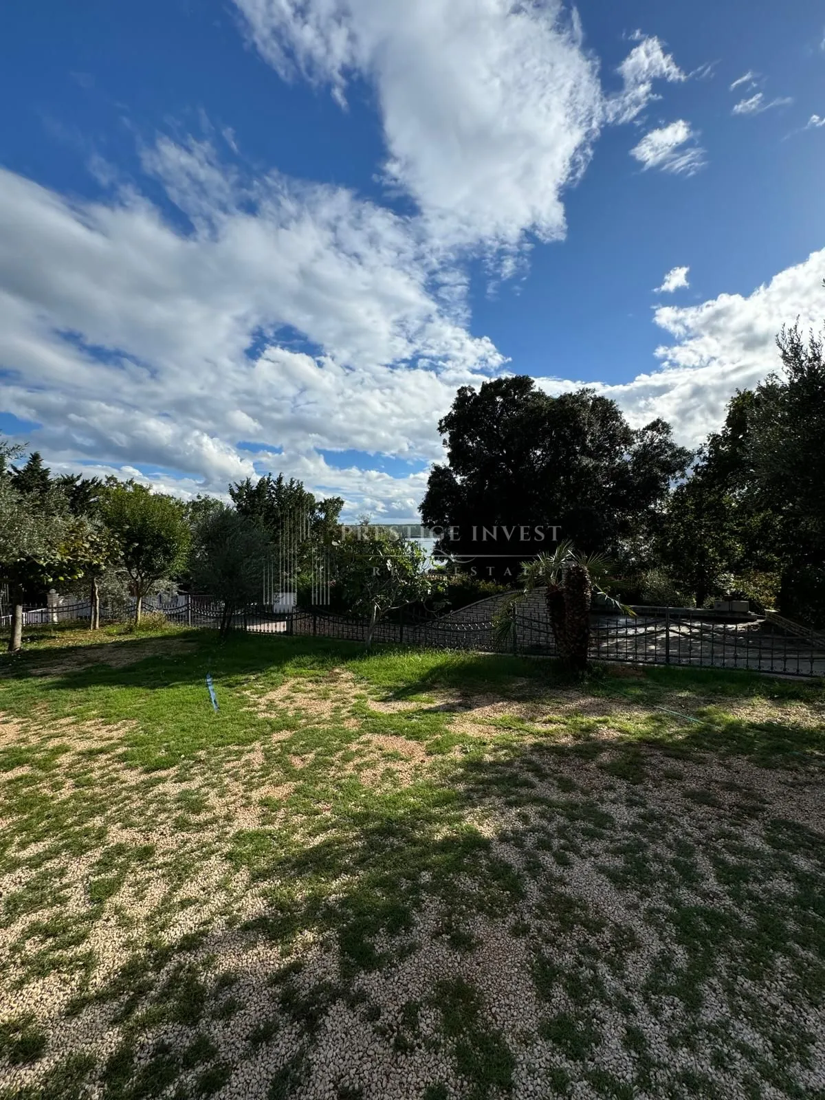 posedarje-turistička zgrada 40m od mora - slika 2