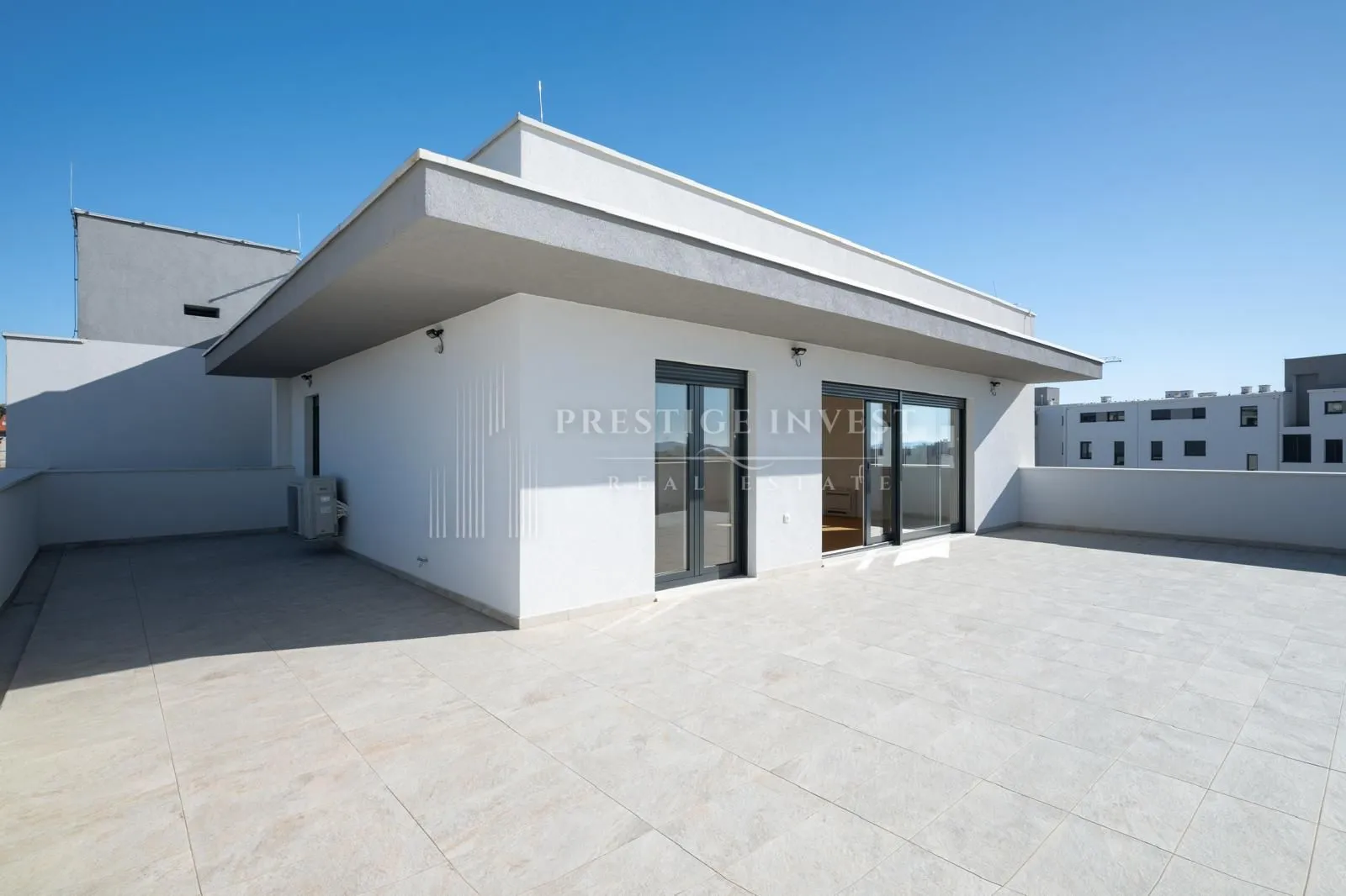 zadar-namješten trosoban penthouse s garažom - slika 5