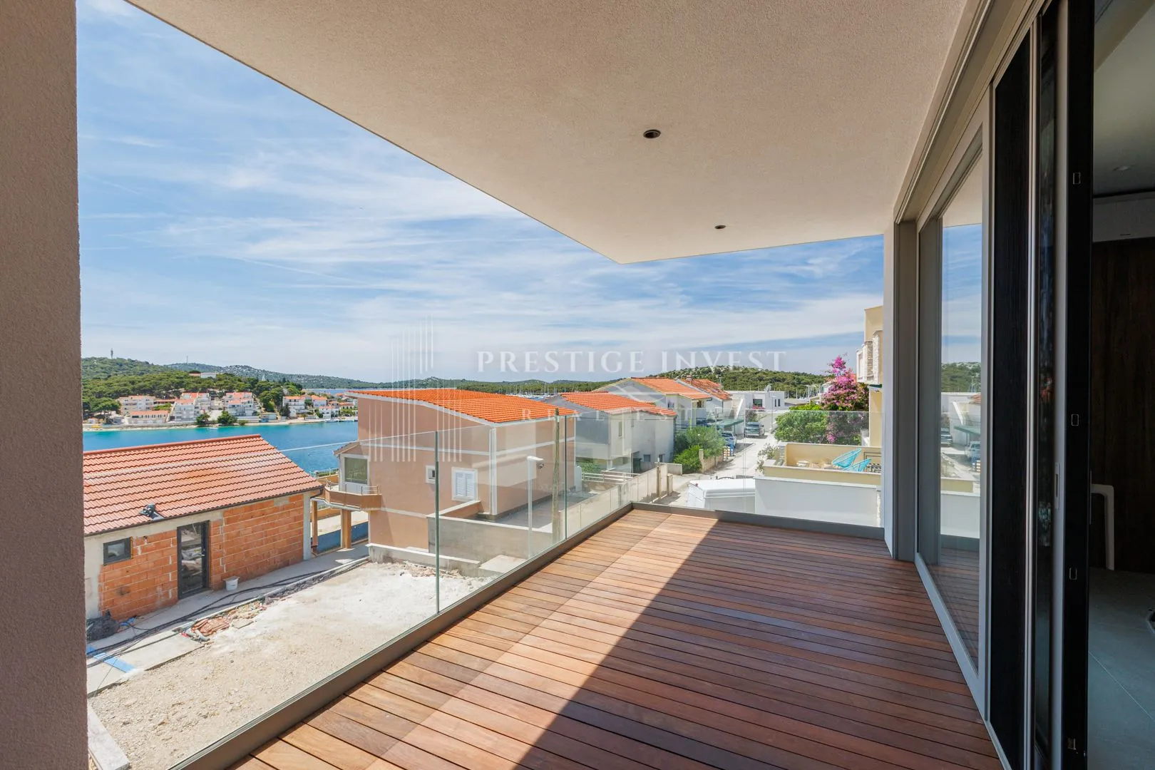 rogoznica- centar- luksuzan namješten penthouse - slika 86