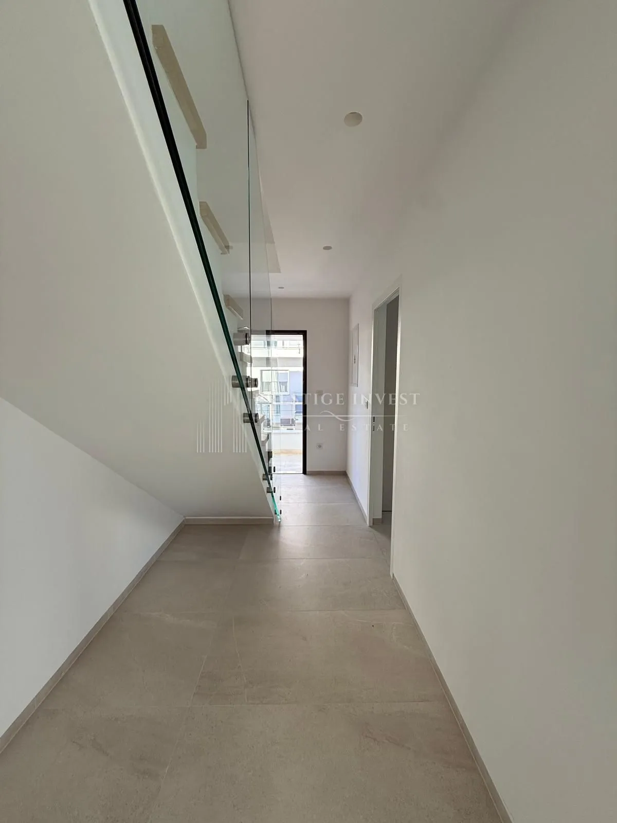 luksuzan penthouse s garažom- 1. red uz more - slika 21