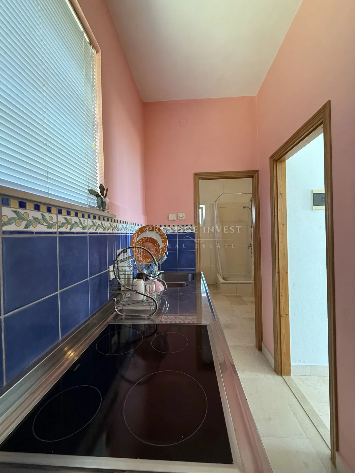prvi red uz more- kuća s dvije stambene jedinice - slika 32