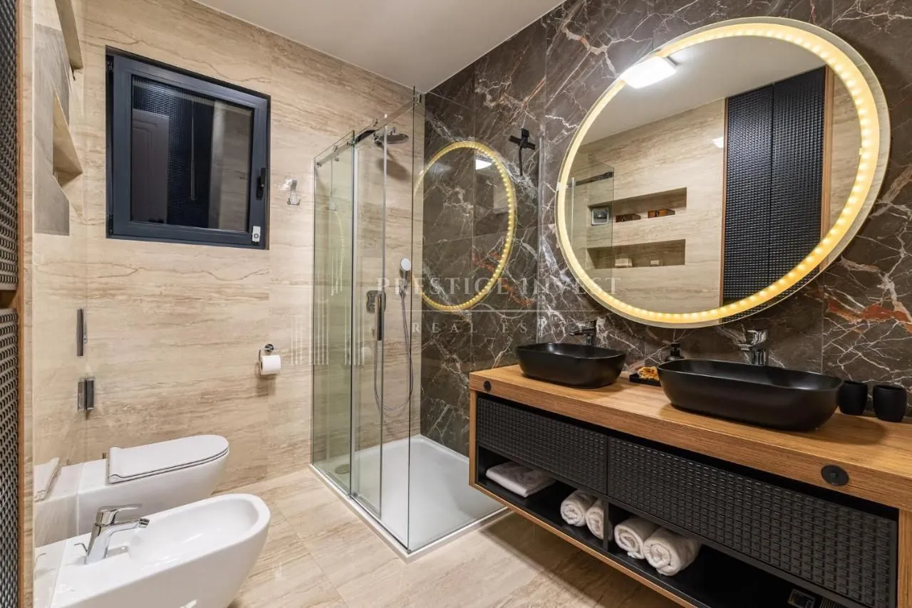 luksuzan penthouse s krovnom terasom-230m2- drugi red uz more - slika 28
