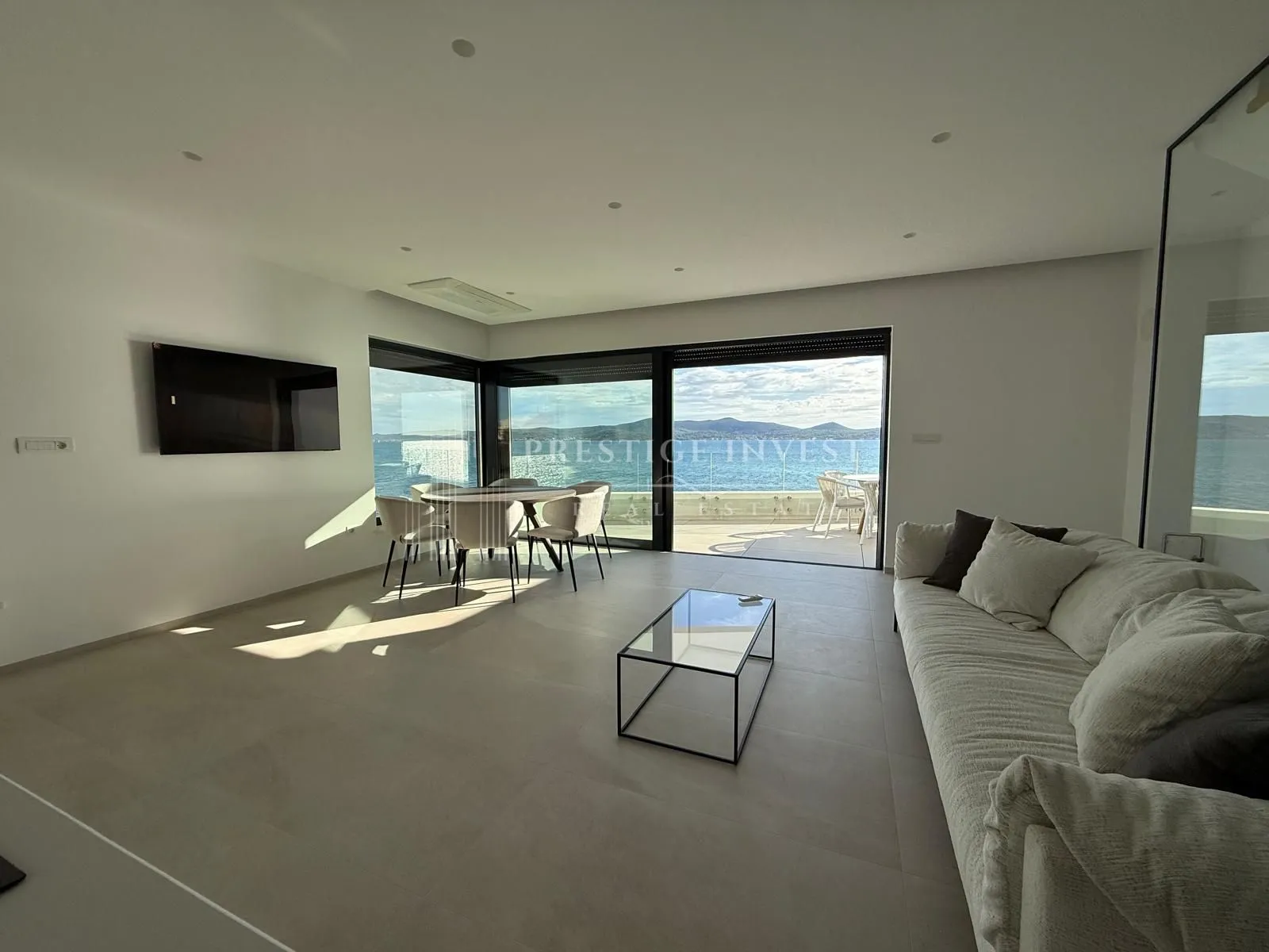 luksuzan penthouse s garažom- 1. red uz more - slika 11