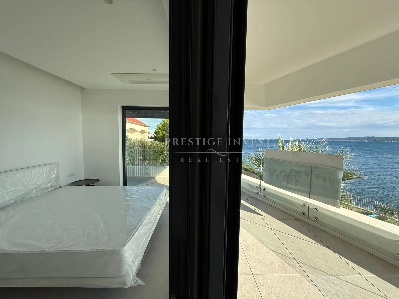 luksuzan penthouse s garažom- 1. red uz more - slika 20