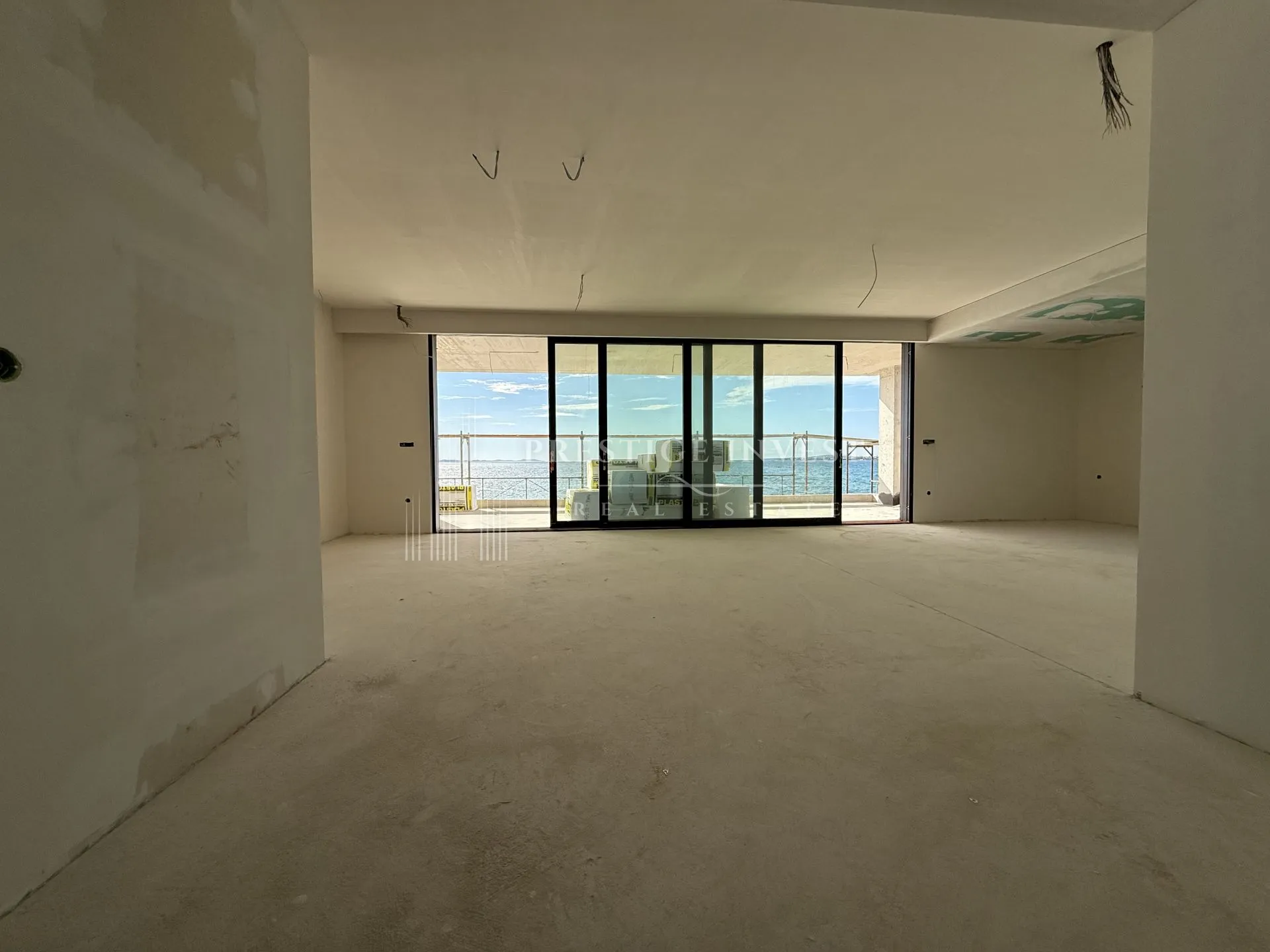 penthouse- prvi red uz more- privatni lift- 343m2 - slika 11