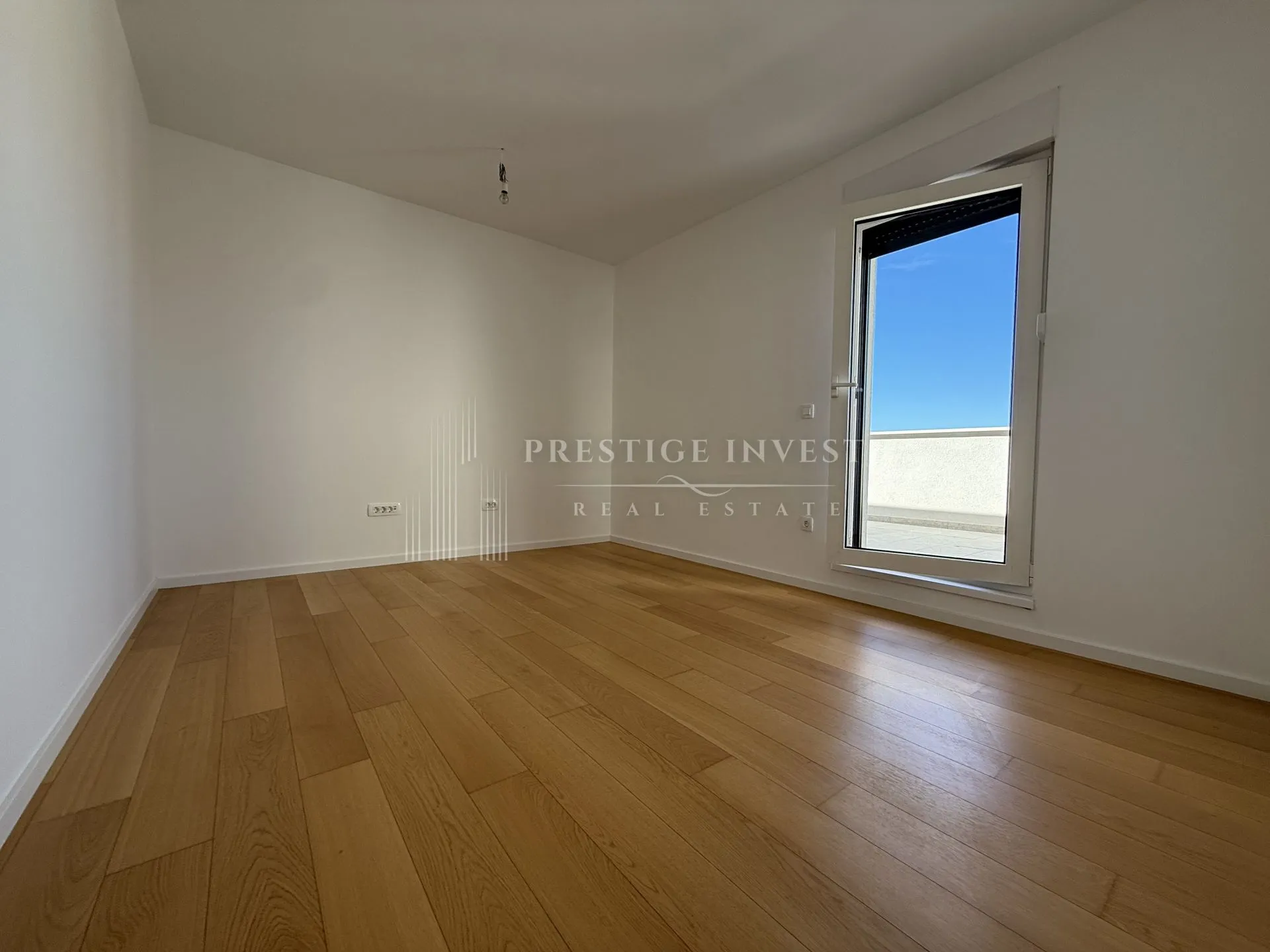 zadar-namješten trosoban penthouse s garažom - slika 21