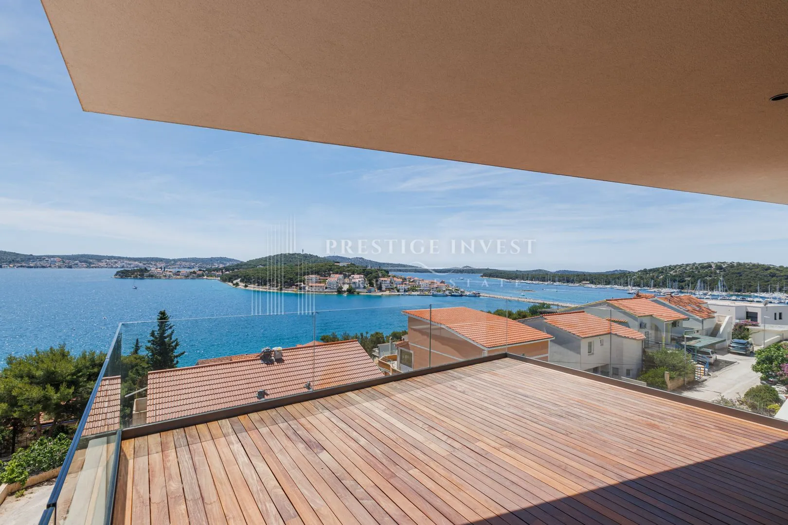 ROGOZNICA- CENTAR- Luksuzan NAMJEŠTEN penthouse