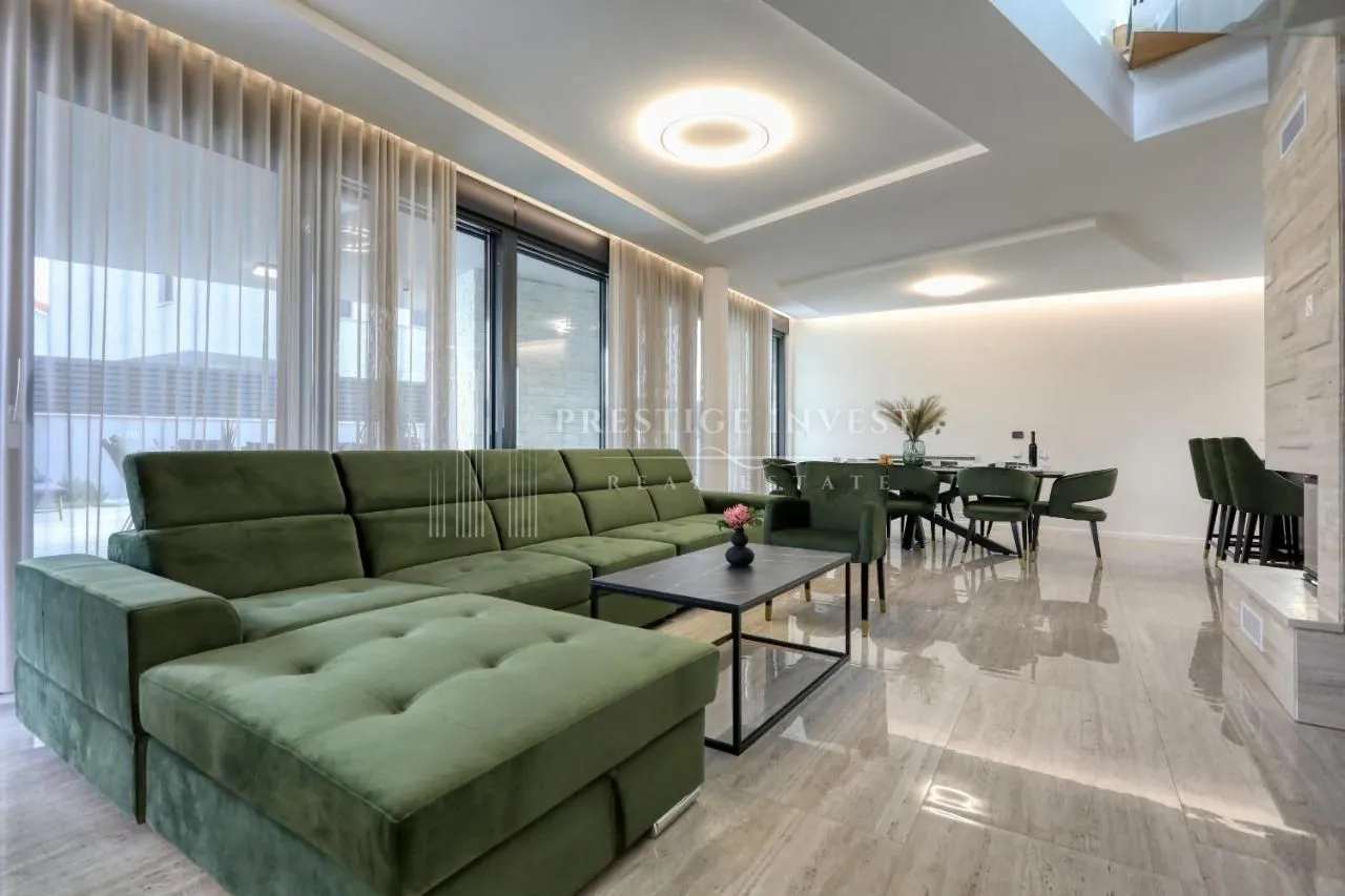 zadar-zaton- vila s bazenom u blizini mora - slika 19