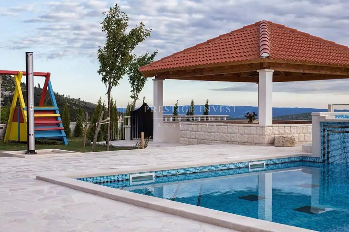 luksuzna vila s bazenom s panoramskim pogledom na split - slika 14