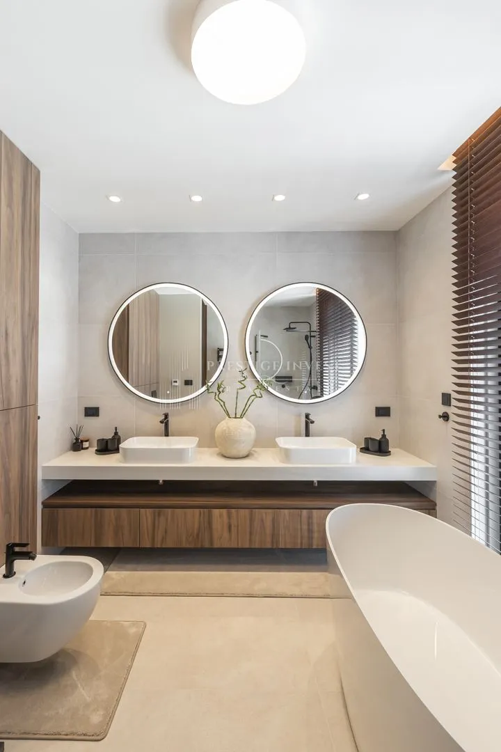 rogoznica- centar- luksuzan namješten penthouse - slika 37