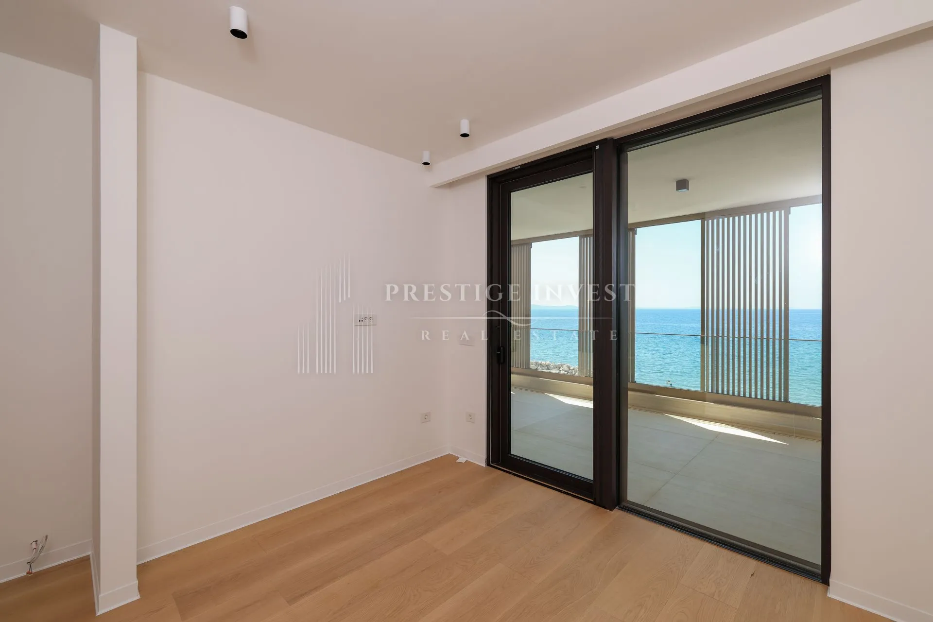 penthouse s privatnim liftom i krovnom terasom- prvi red - slika 23