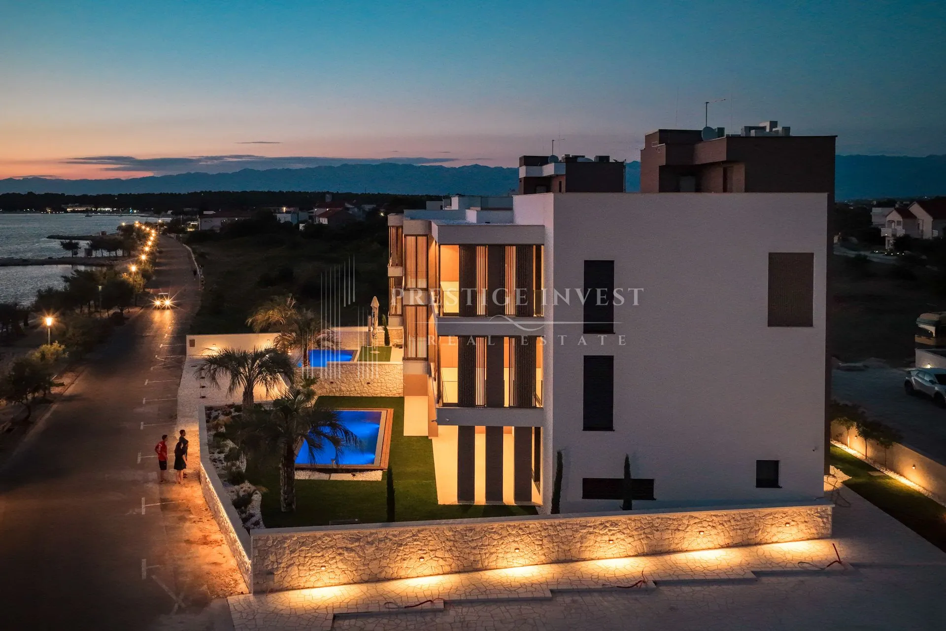 penthouse s privatnim liftom i krovnom terasom- prvi red - slika 6