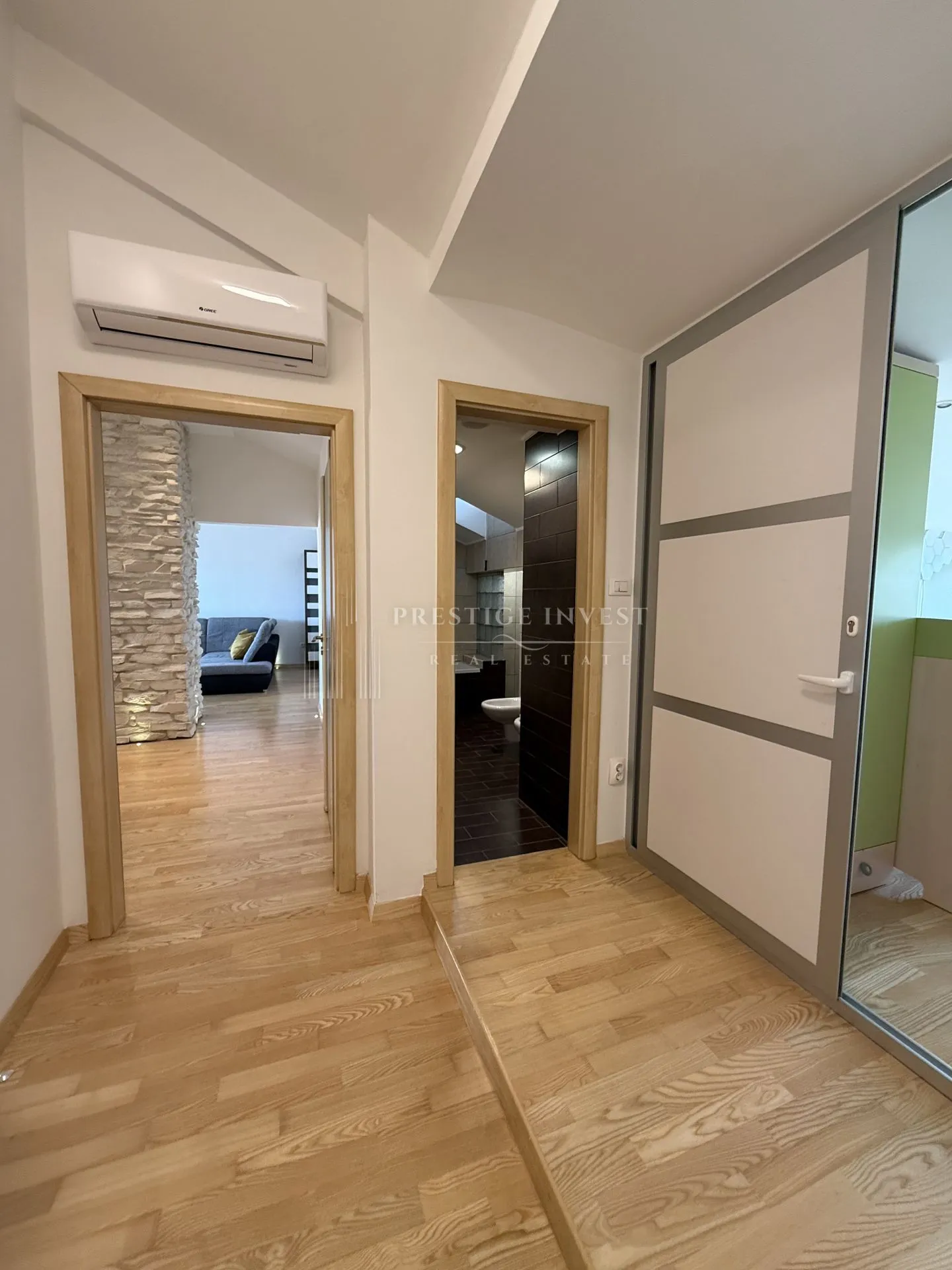 zadar- trosoban stan s garažom- 90m2 - slika 19