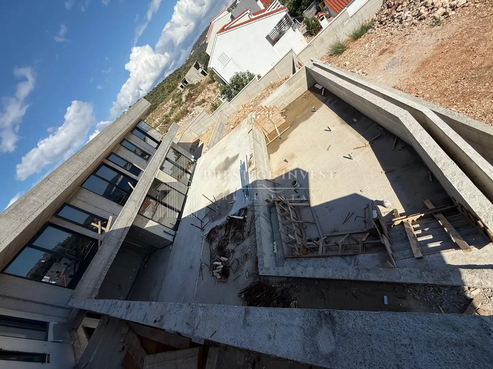 luksuzna vila- 5 soba, galerija, lift, bazen- 35m od plaže - slika 37