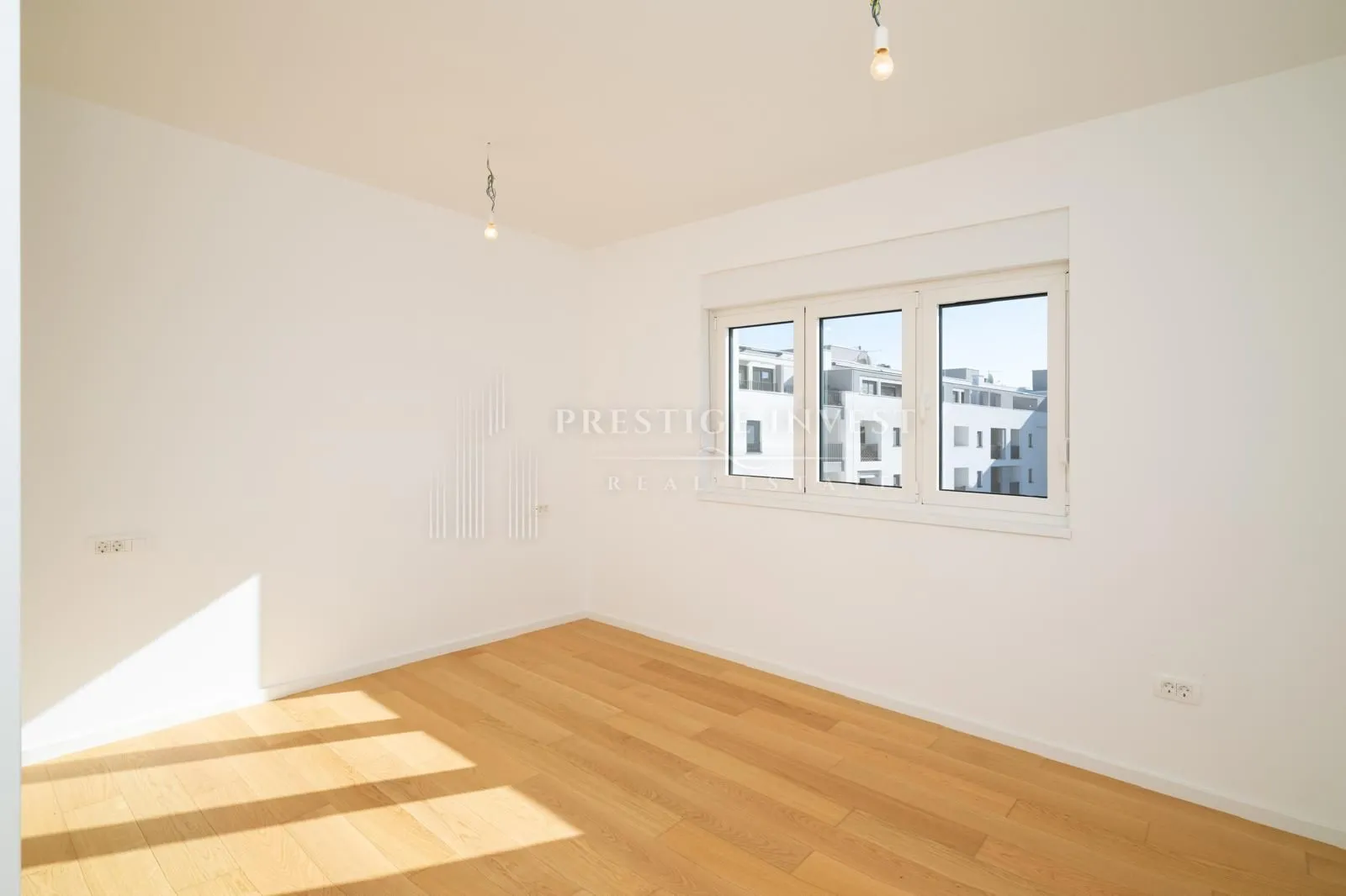 zadar-namješten trosoban penthouse s garažom - slika 49