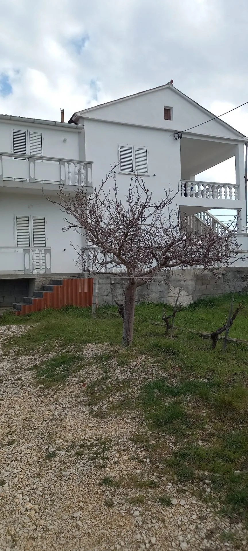 vrsi-prilika-kuća u centru mjesta - slika 5