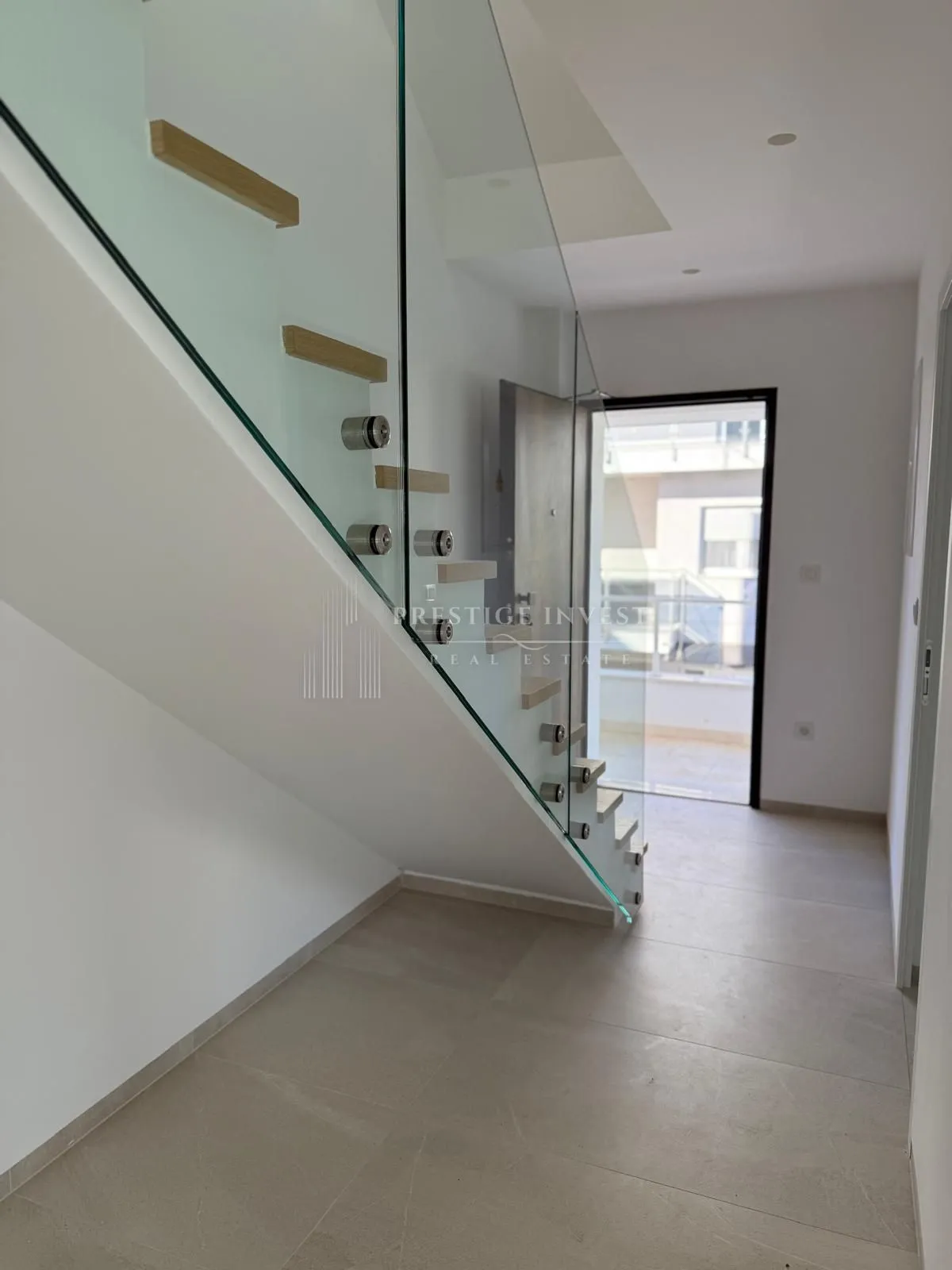 luksuzan penthouse s garažom- 1. red uz more - slika 28