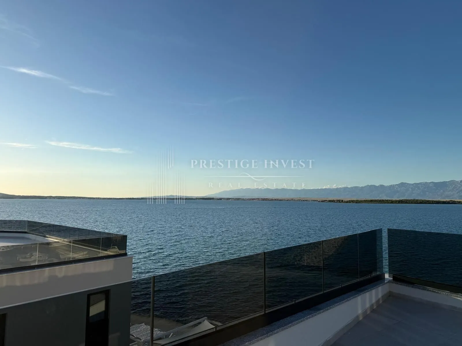 penthouse - s8- trosoban stan prvi red uz more - slika 12