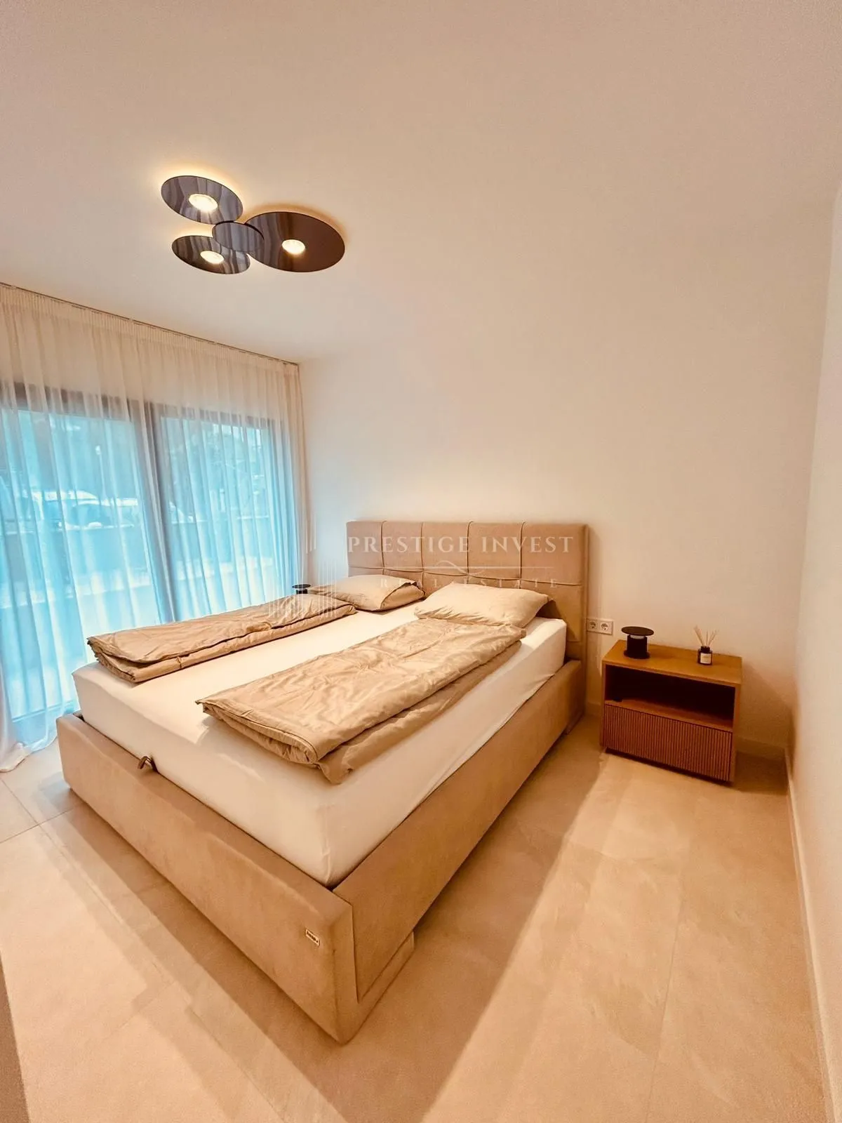 luksuzni apartman anne – prvi red do mora - trogir - slika 10