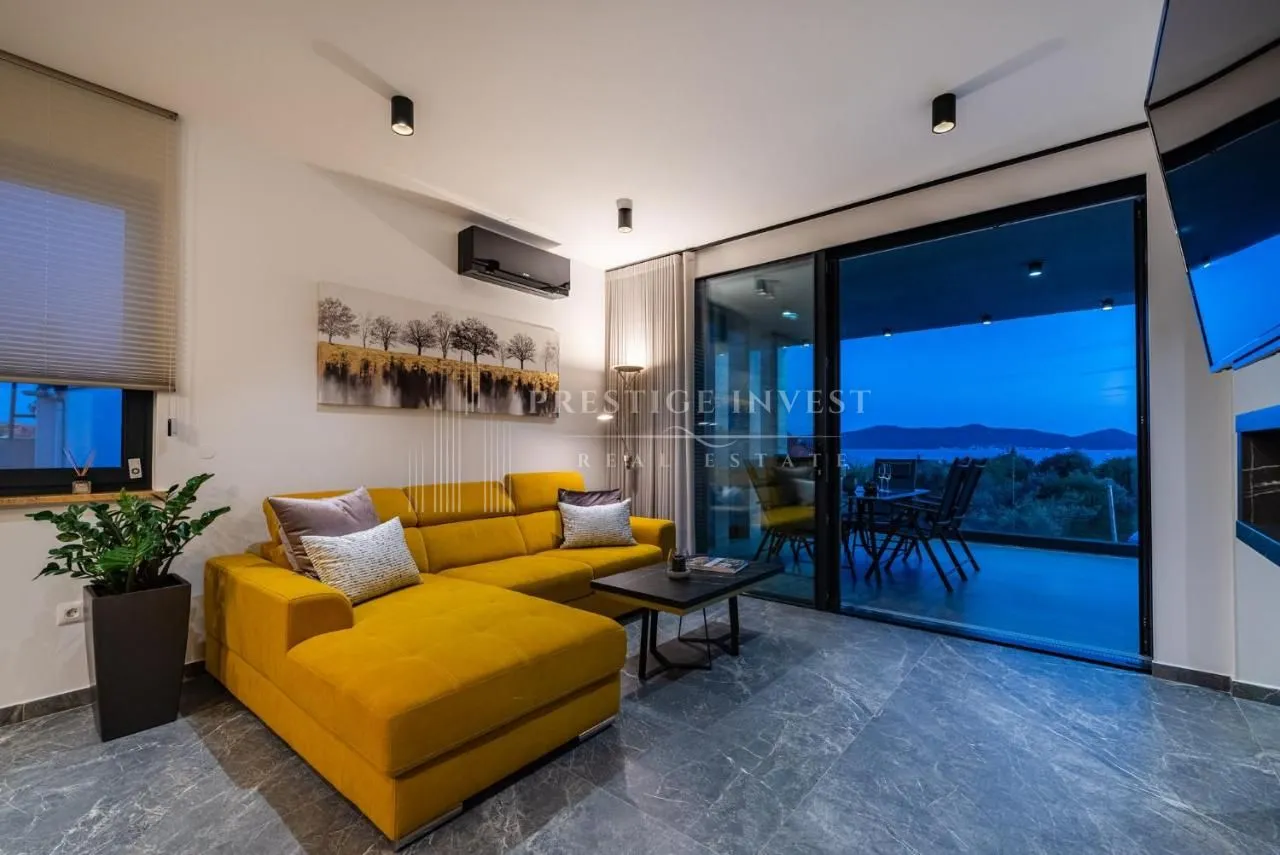 luksuzan penthouse s krovnom terasom-230m2- drugi red uz more - slika 22