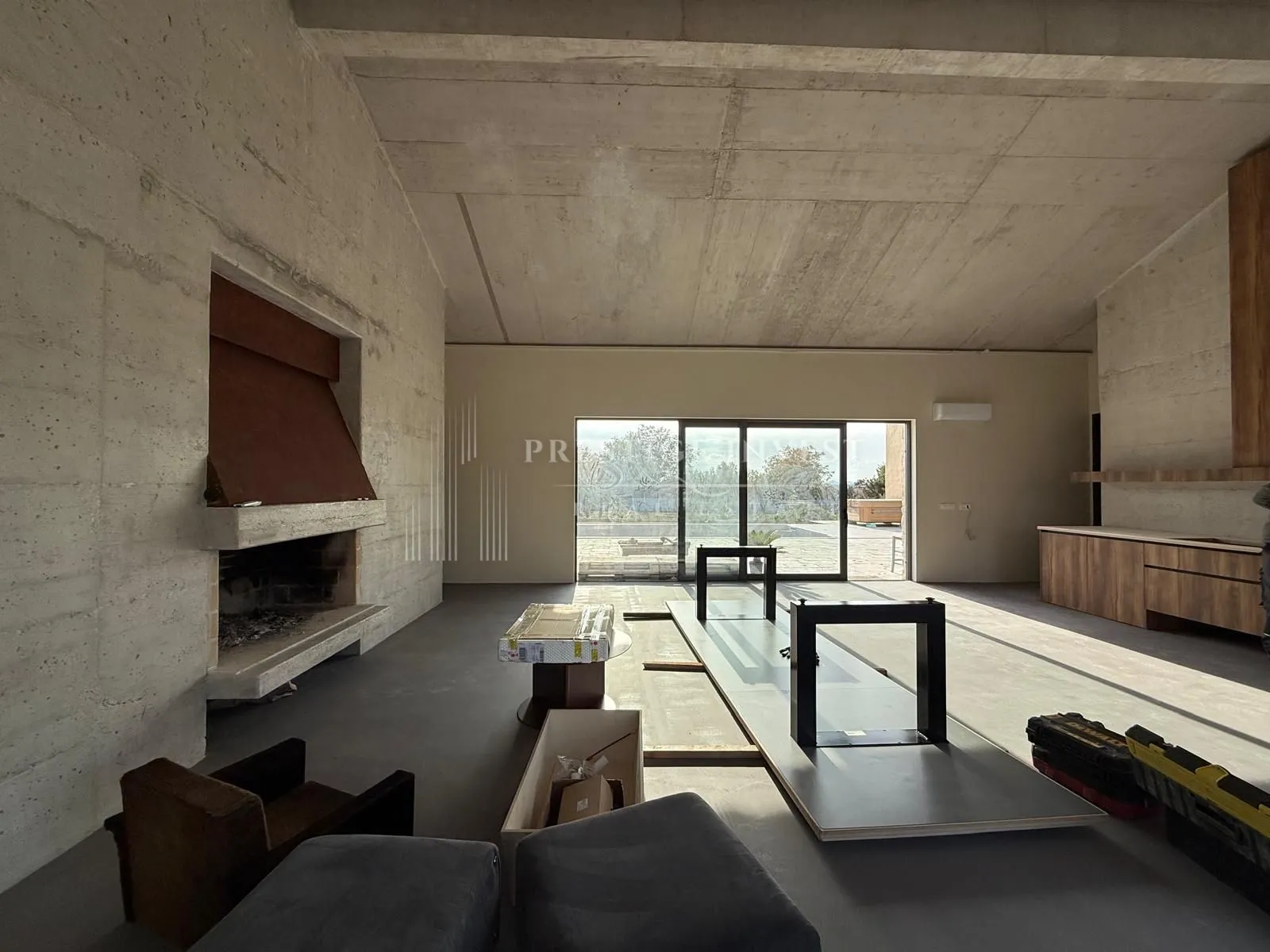luksuzna prizemnica s 2550m2 okućnice i bazenom - slika 29