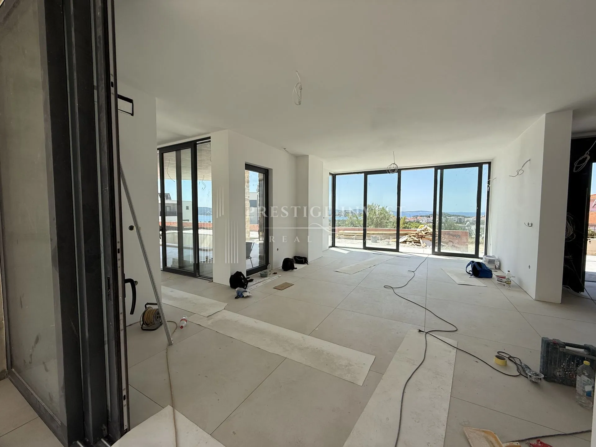 vodice- eksluzivna vila s panormaskim pogledom za otoke - slika 17