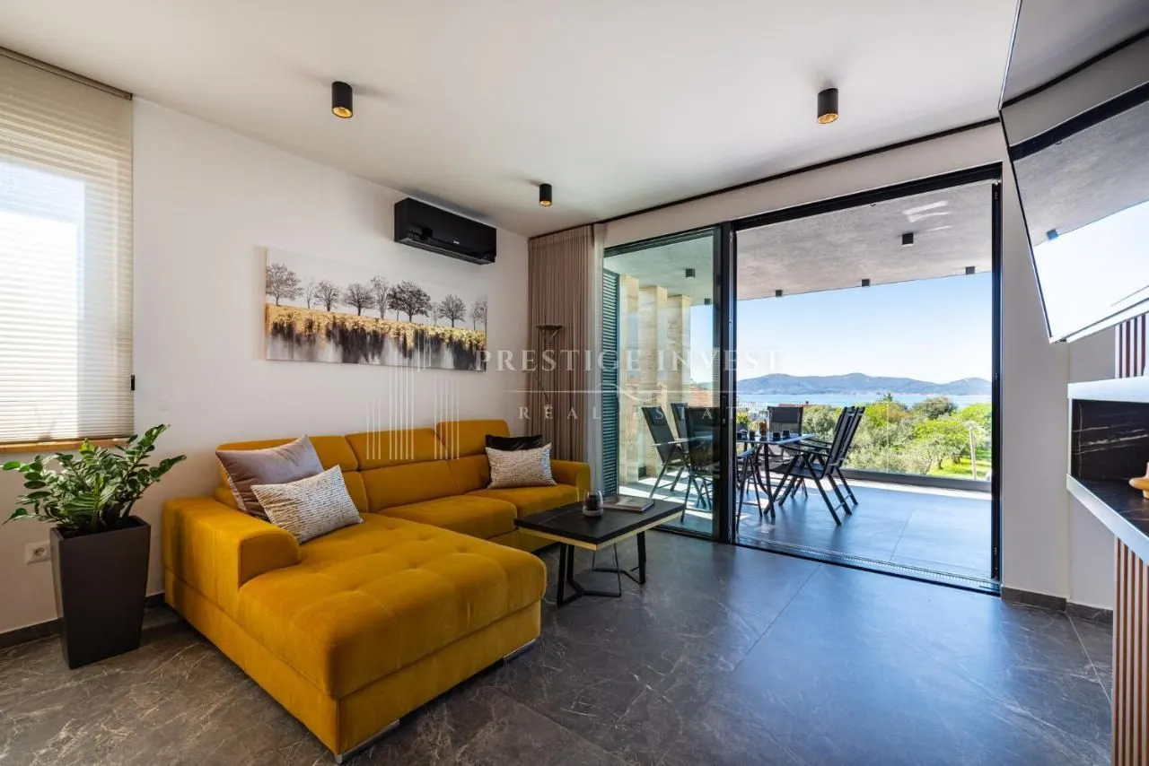 luksuzan penthouse s krovnom terasom-230m2- drugi red uz more - slika 21