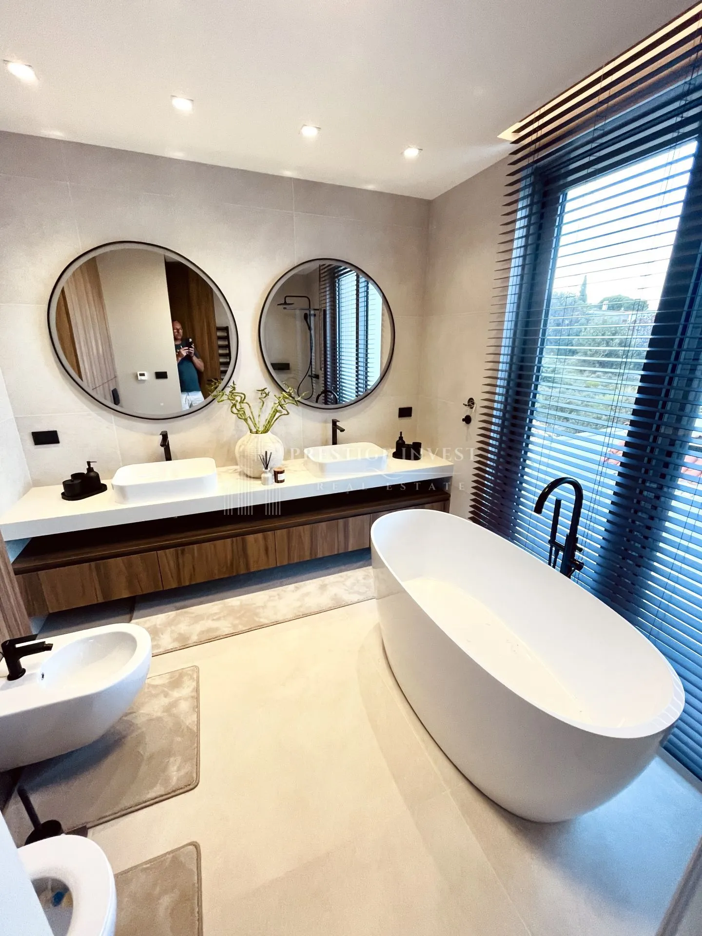 rogoznica- centar- luksuzan namješten penthouse - slika 38