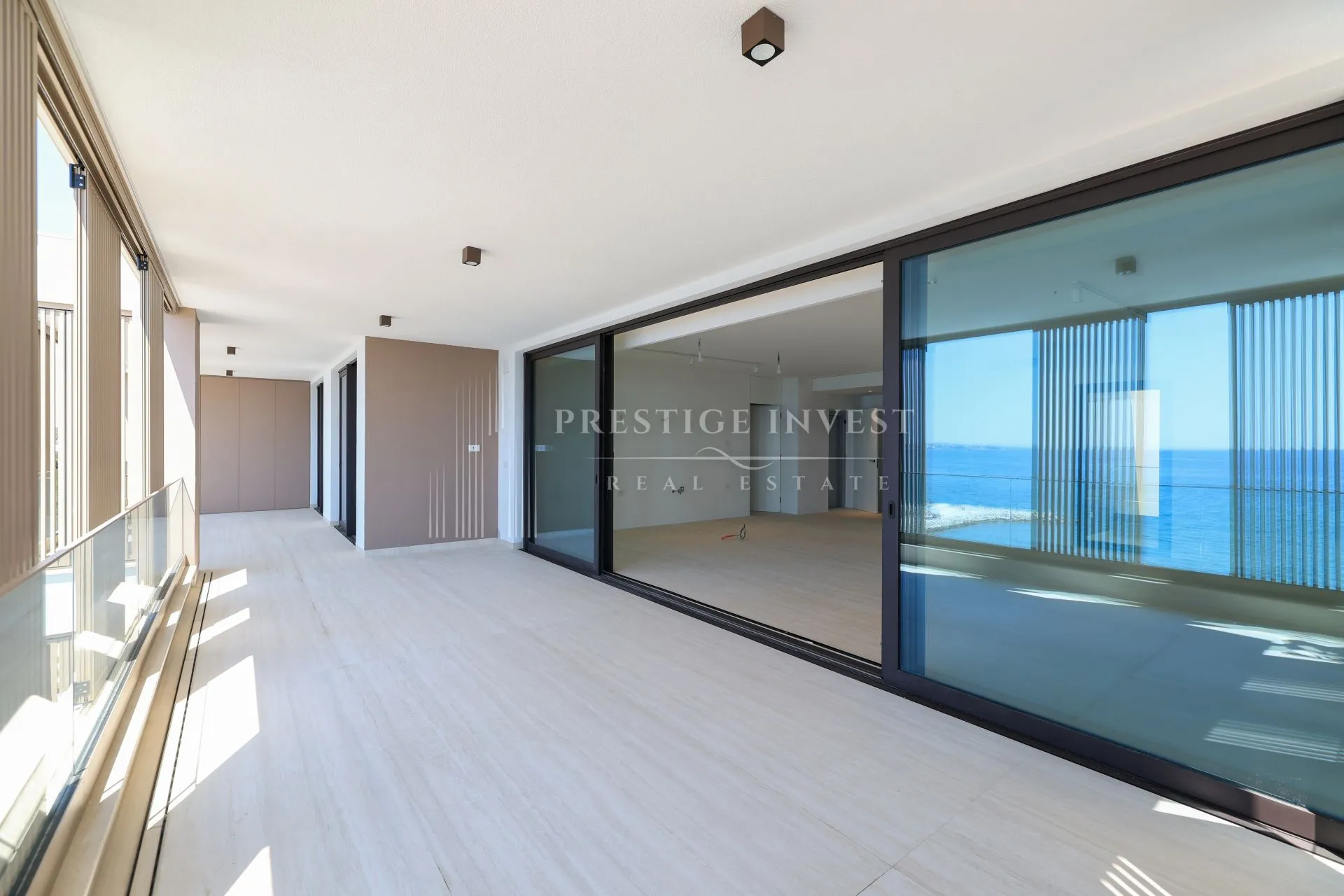 penthouse s privatnim liftom i krovnom terasom- prvi red - slika 16