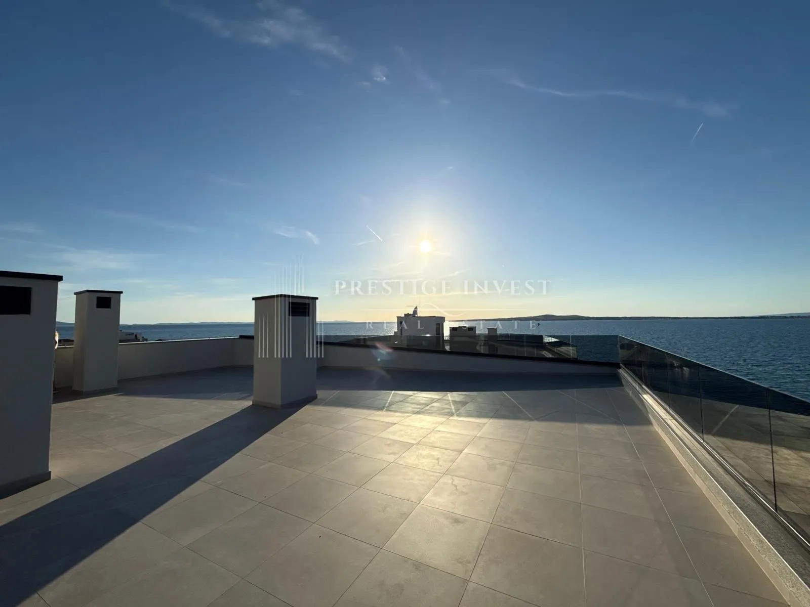 penthouse - s8- trosoban stan prvi red uz more - slika 8