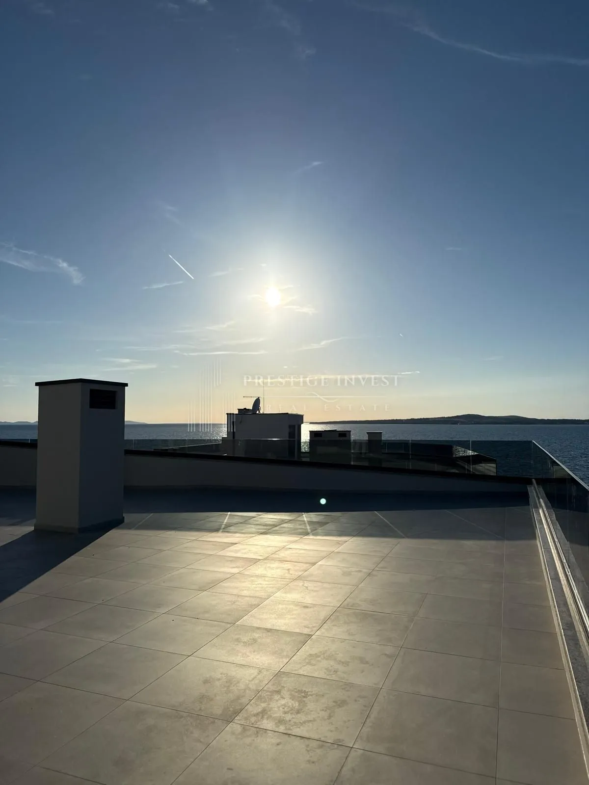 penthouse - s8- trosoban stan prvi red uz more - slika 7
