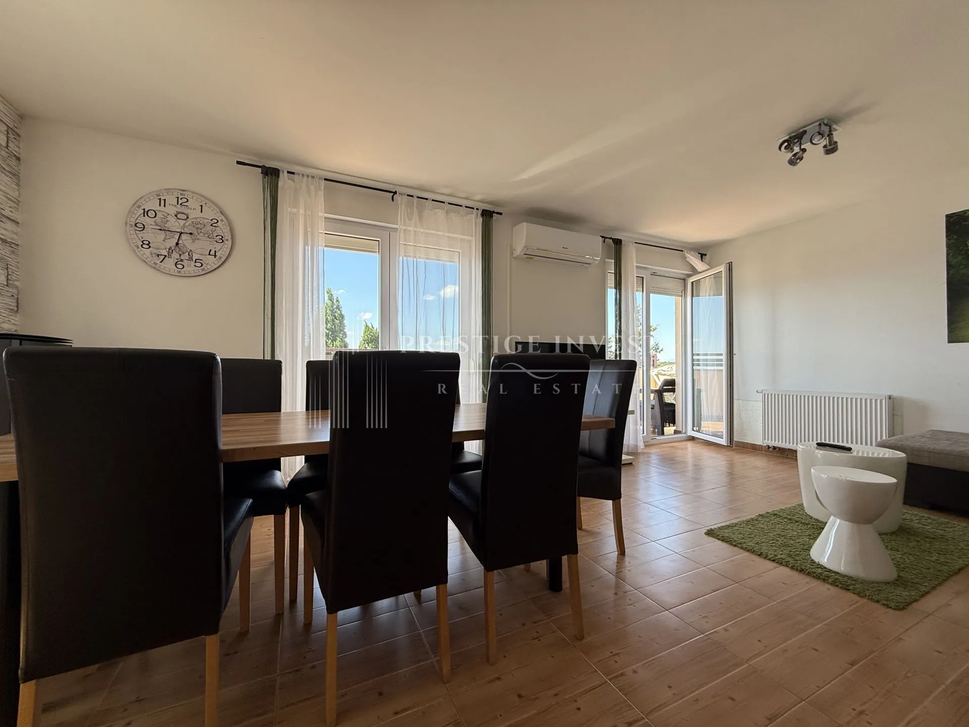 prvi red uz more- trosoban penthouse s krovnom terasom - slika 23