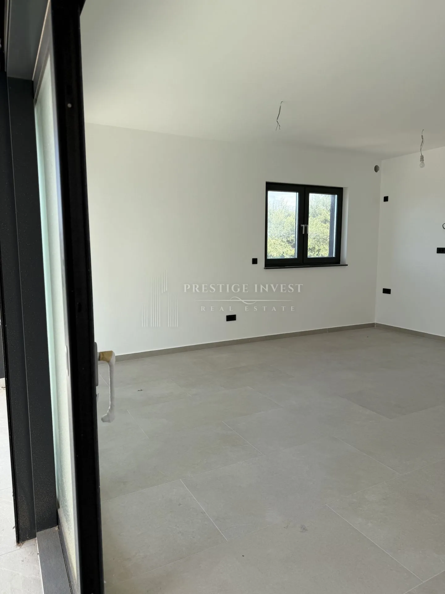 drugi red uz more- s4- dvosoban stan 20m od plaže - slika 22