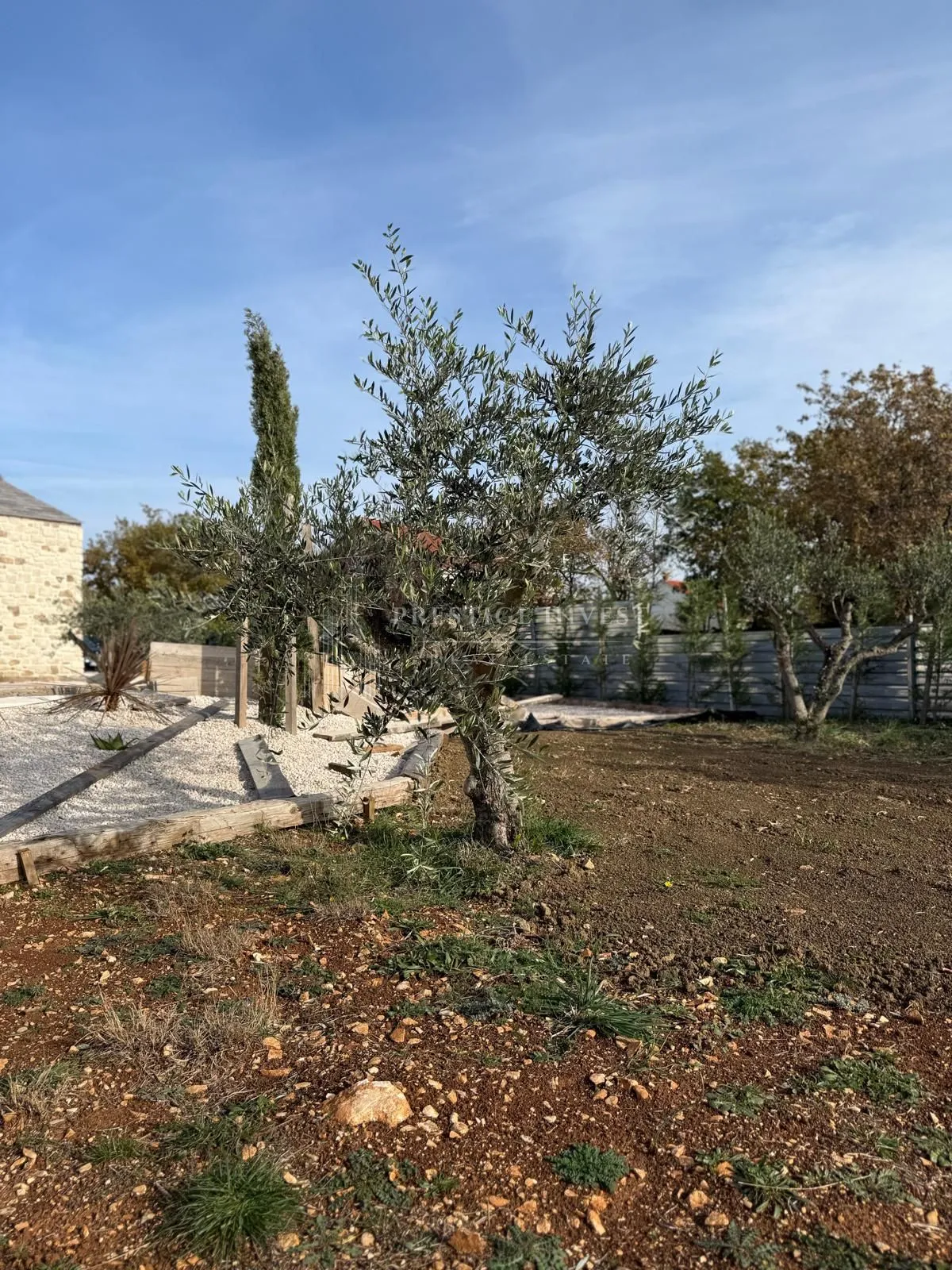 luksuzna prizemnica s 2550m2 okućnice i bazenom - slika 62