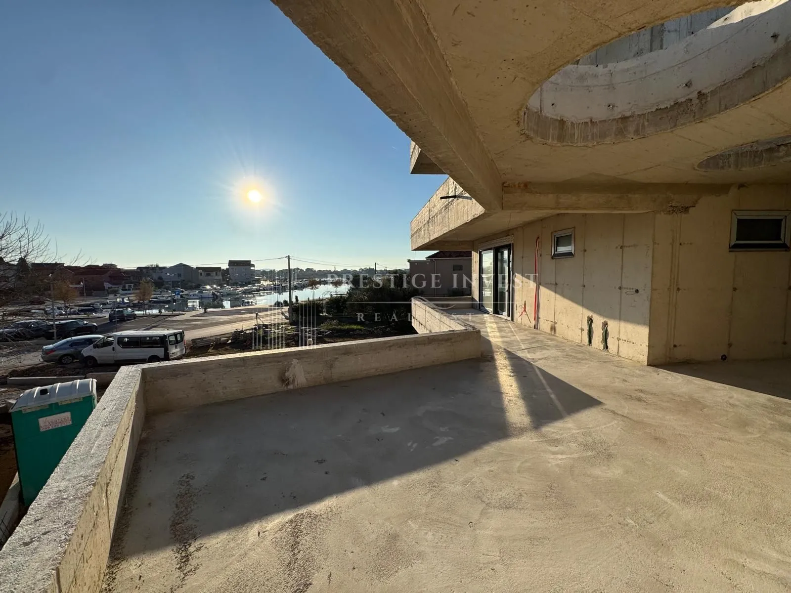 sukošan- penthouse 1.red uz more- krovna terasa-garaža - slika 22