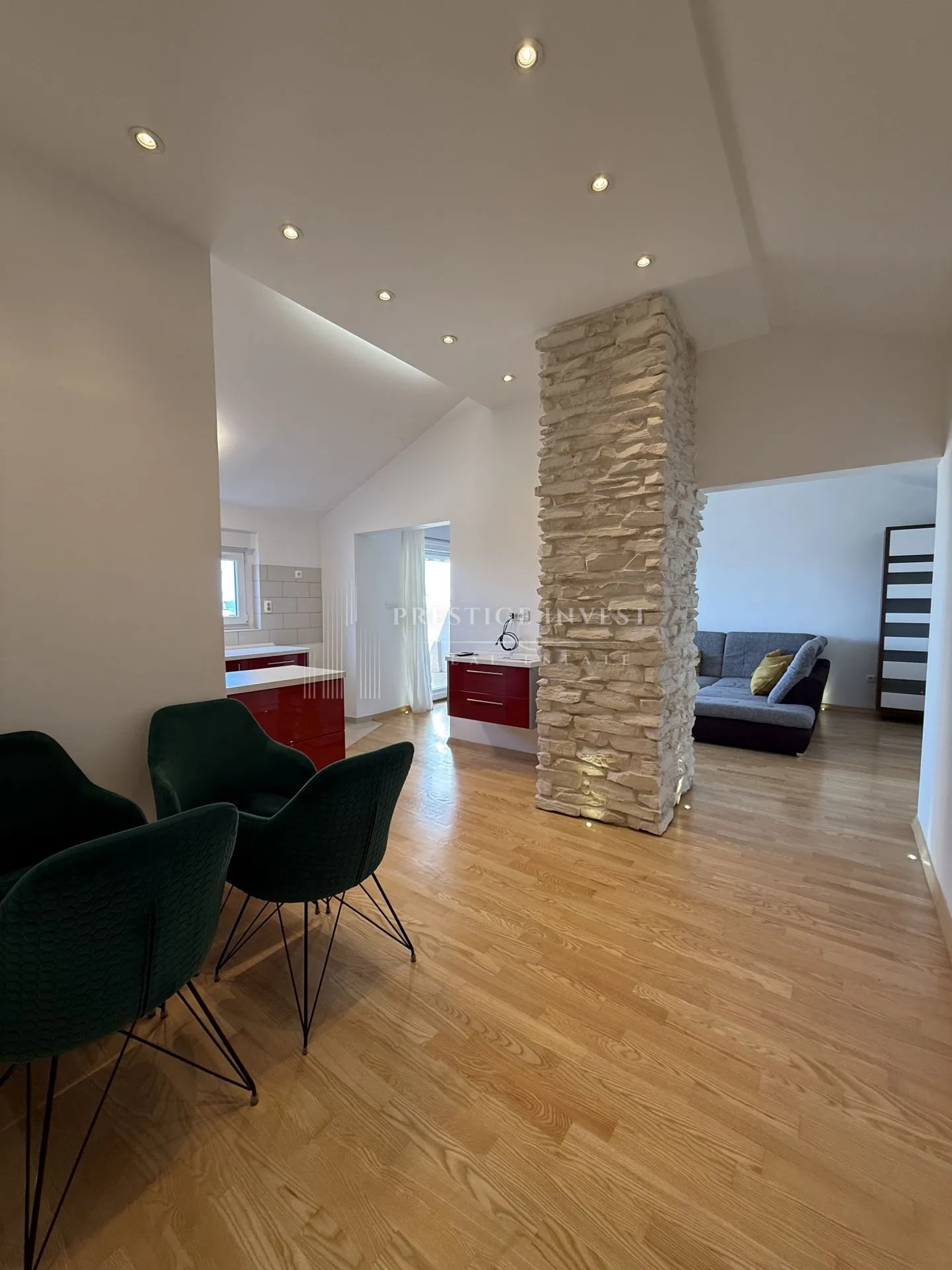 zadar- trosoban stan s garažom- 90m2 - slika 20