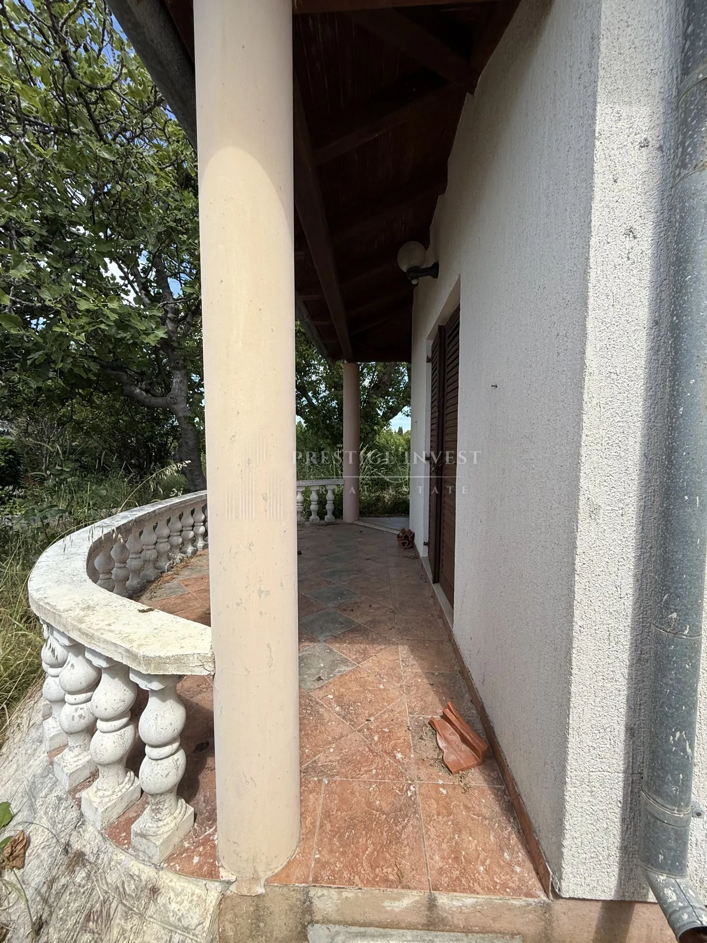prilika- prvi red uz more- kuća 480m2 - slika 11