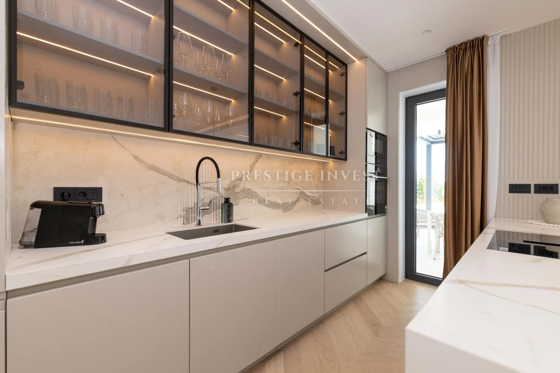 zadar- luksuzan penthouse s pogledom na more- blizina plaže - slika 26