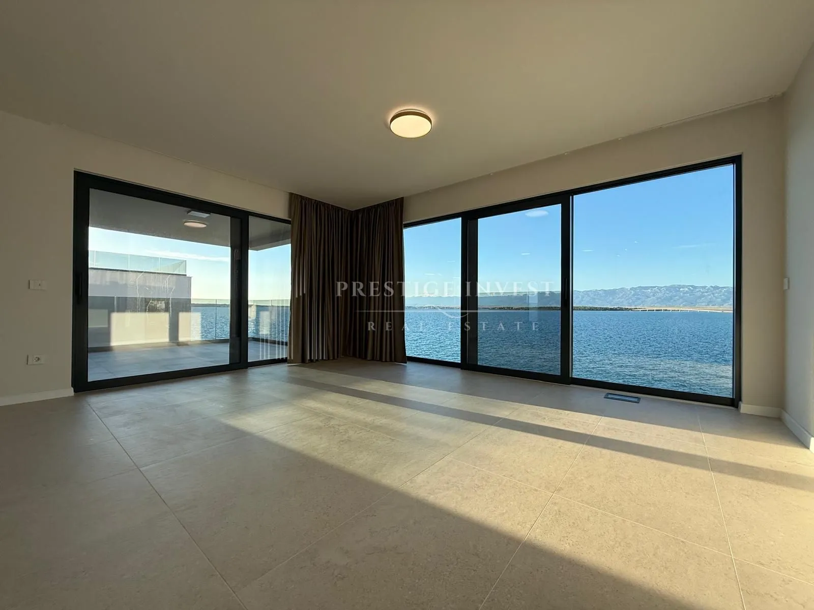 penthouse - s8- trosoban stan prvi red uz more - slika 19