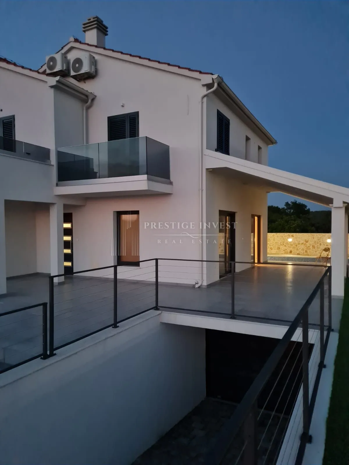 primošten-kuća s bazenom i pogledom na more - slika 2
