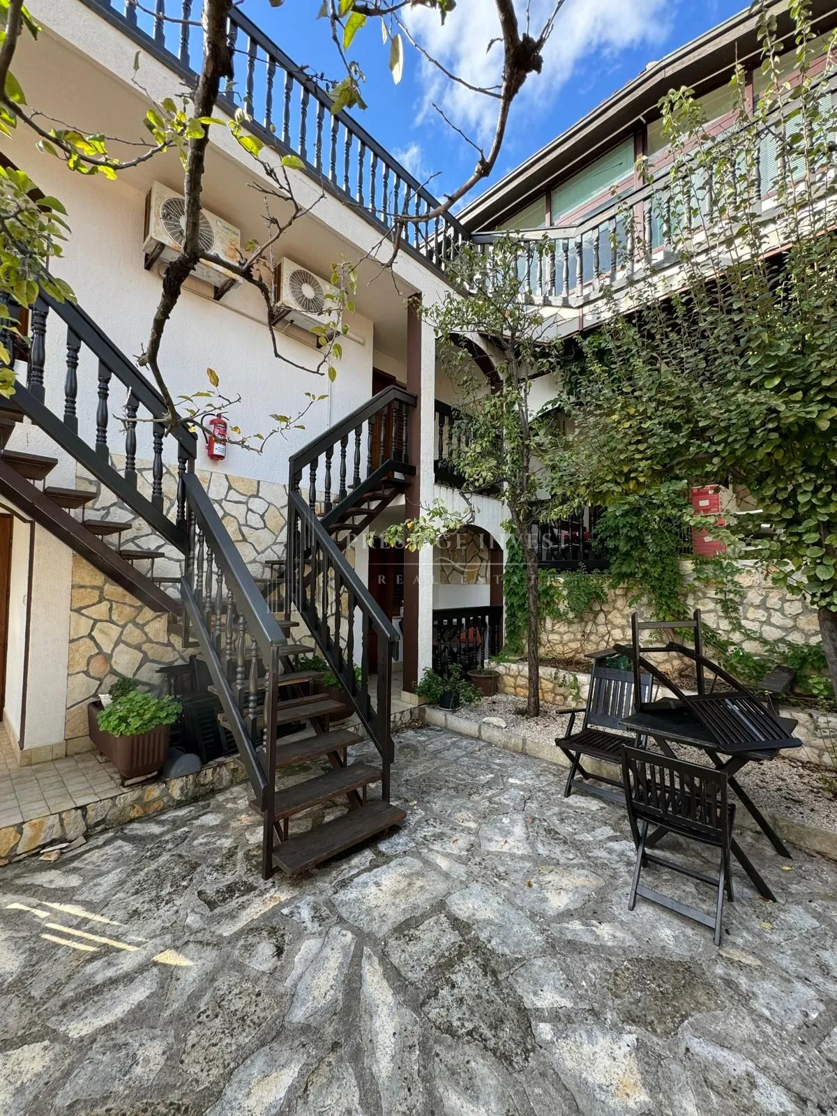 posedarje-turistička zgrada 40m od mora - slika 3