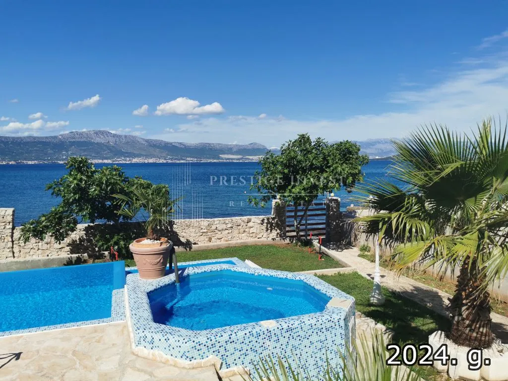 villa prvi red uz more, trogir, čiovo - slika 27