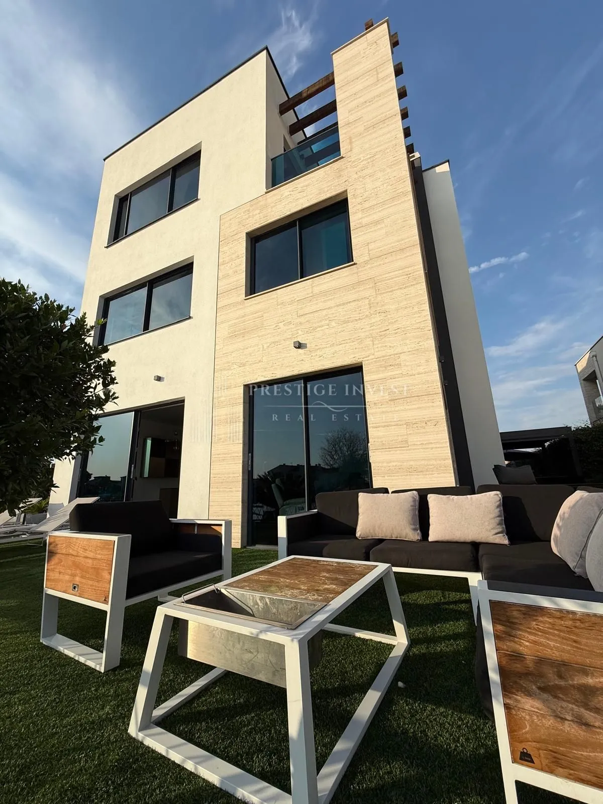 sukošan- luksuzan penthouse prvi red uz more - slika 10