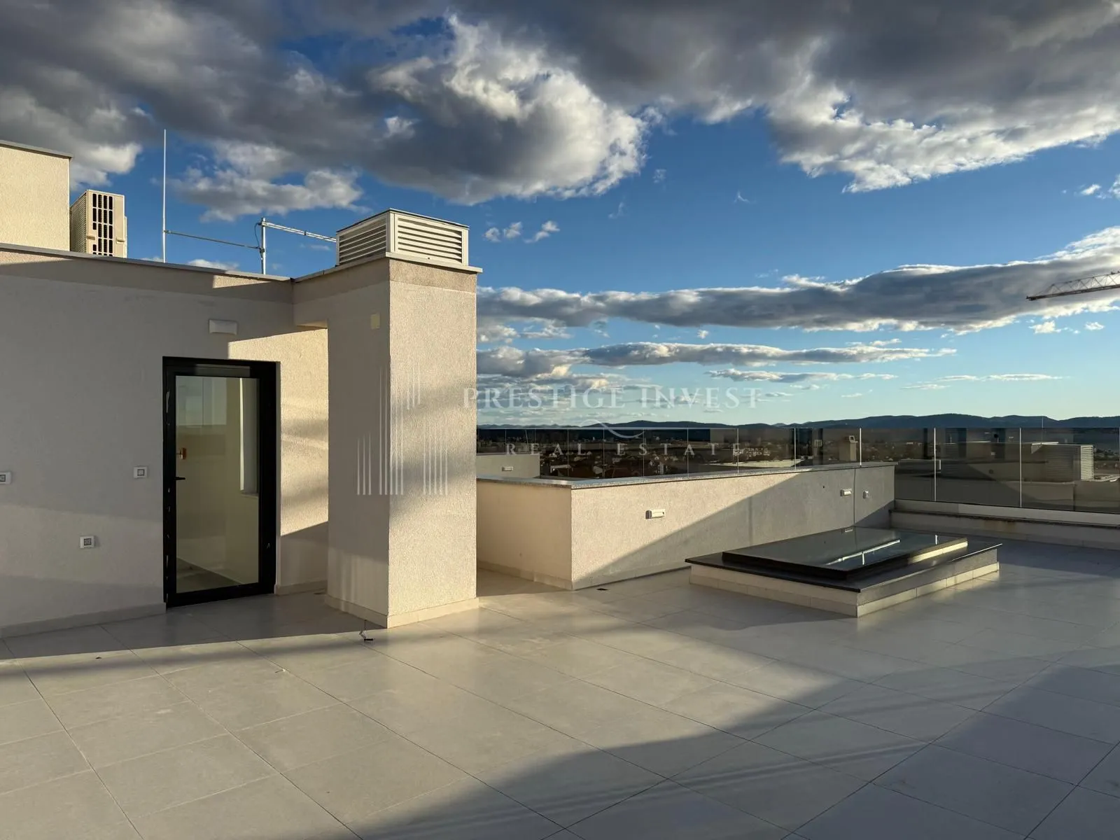 zadar- penthouse s galerijom i krovnom terasom - slika 4