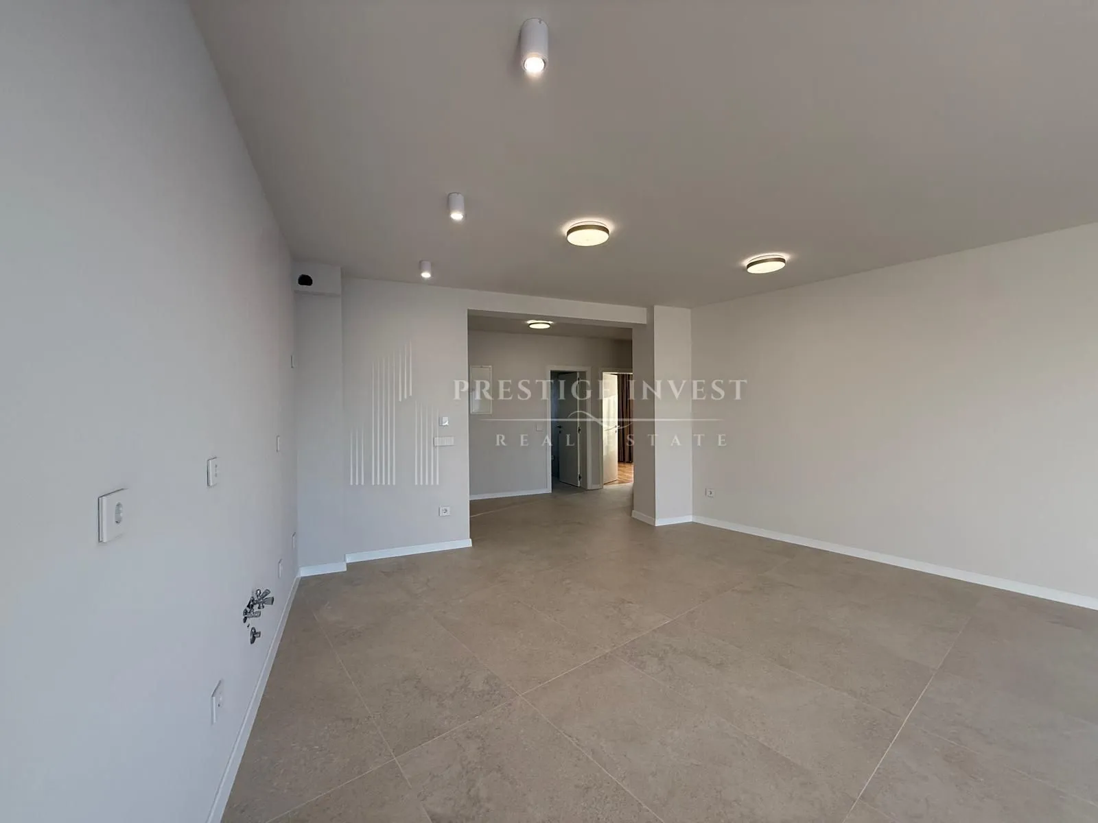 penthouse - s8- trosoban stan prvi red uz more - slika 26