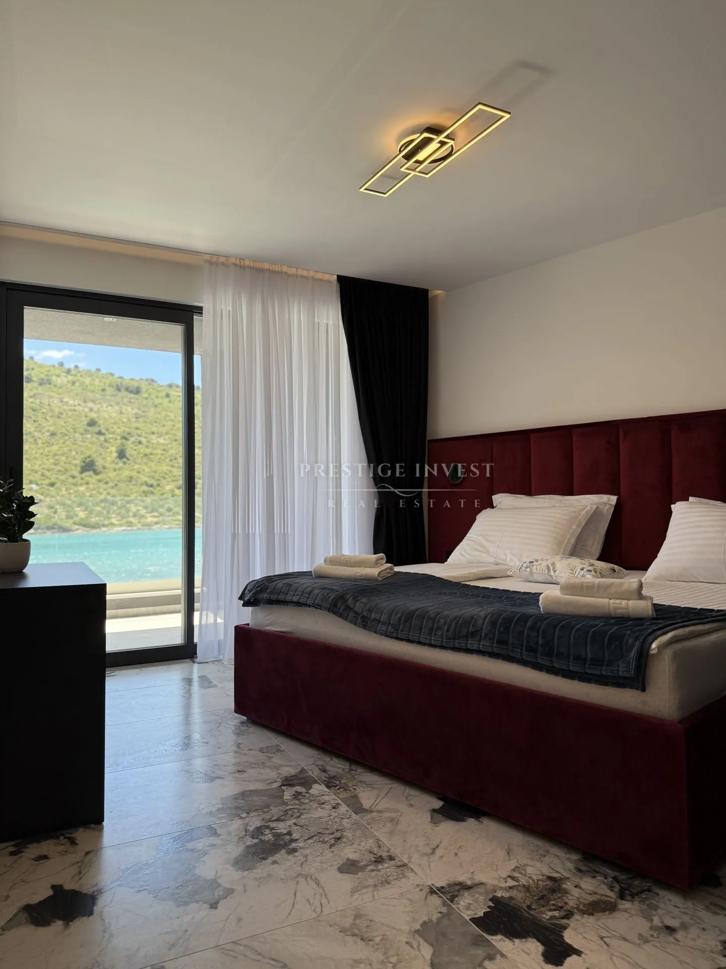 rogoznica- prvi red uz more- luksuzna vila s bazenom - slika 65
