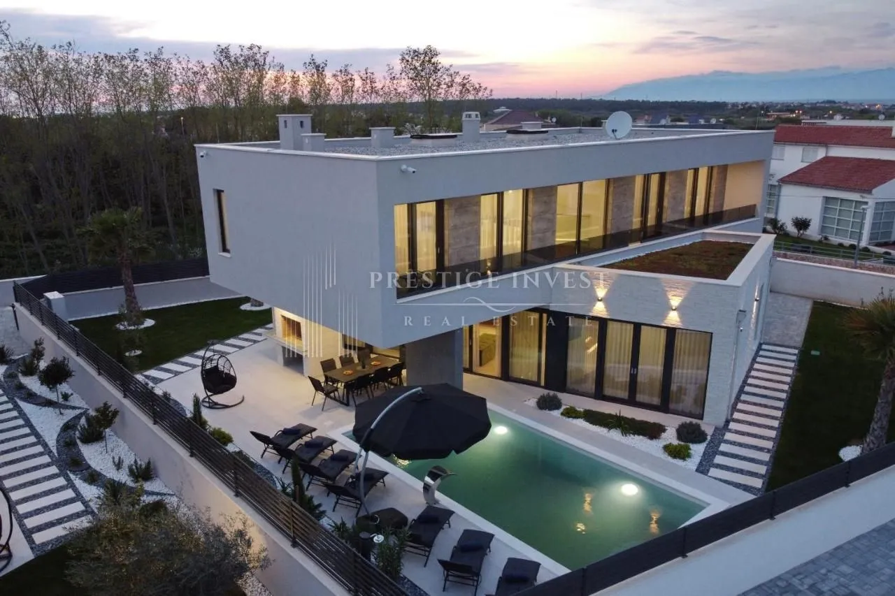 zadar-zaton- vila s bazenom u blizini mora - slika 4